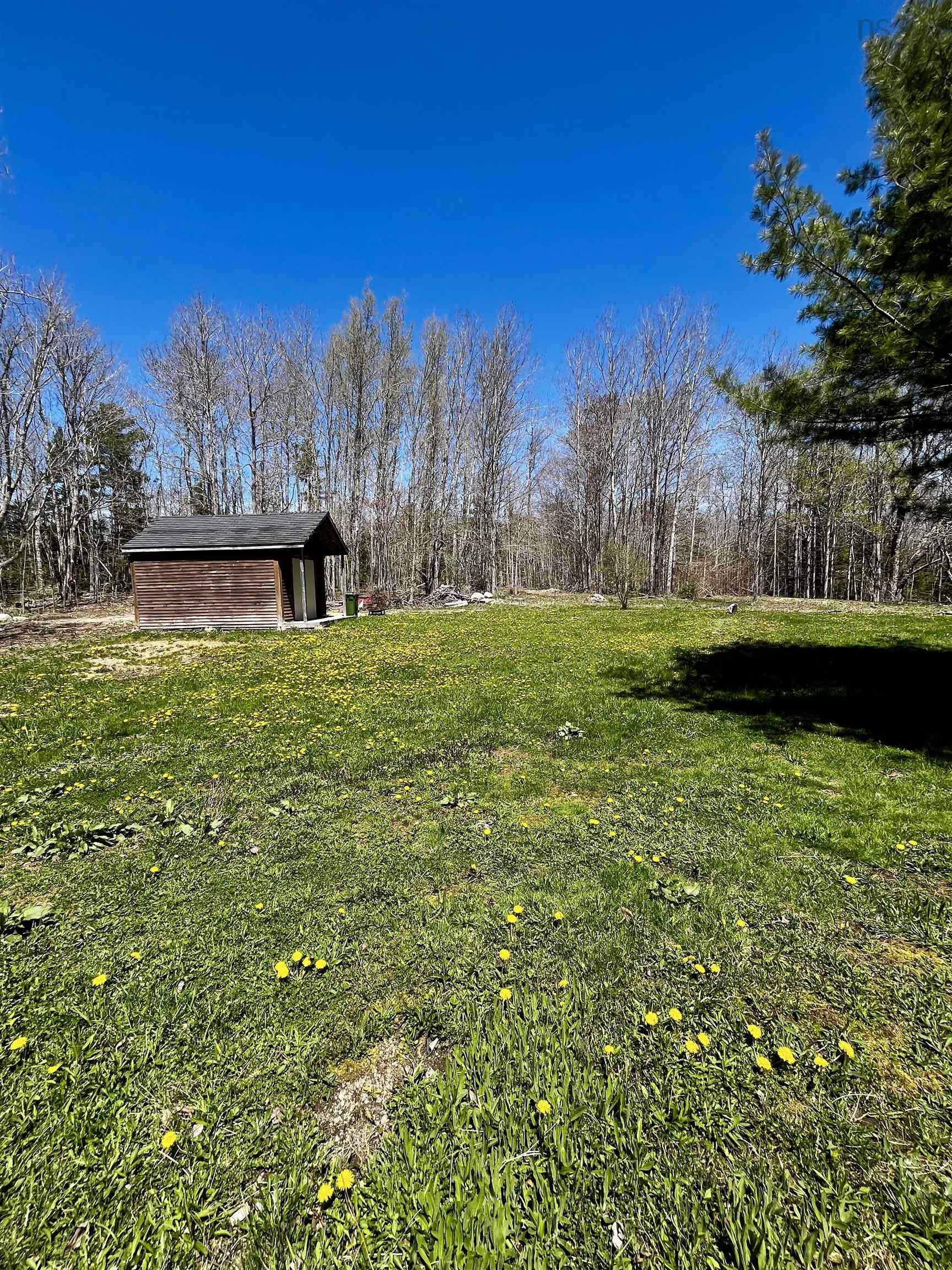 $233,000.00: 5404 8 Highway, South Milford