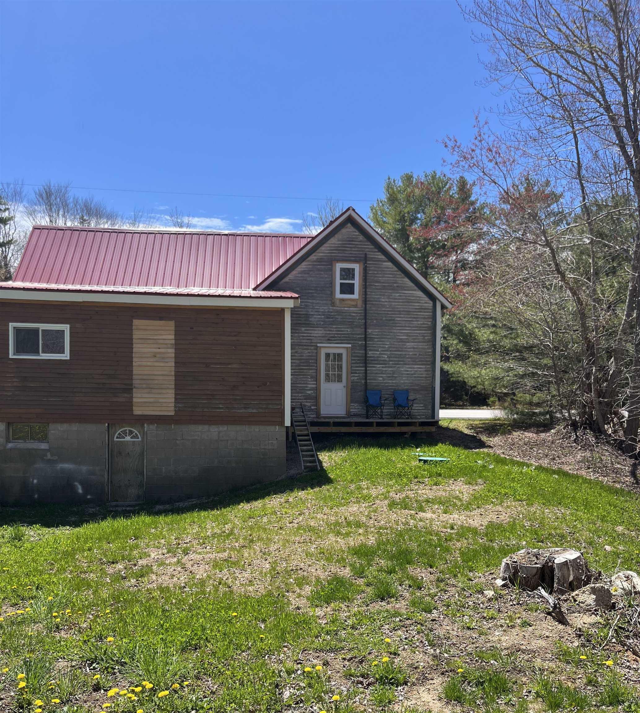 $233,000.00: 5404 8 Highway, South Milford