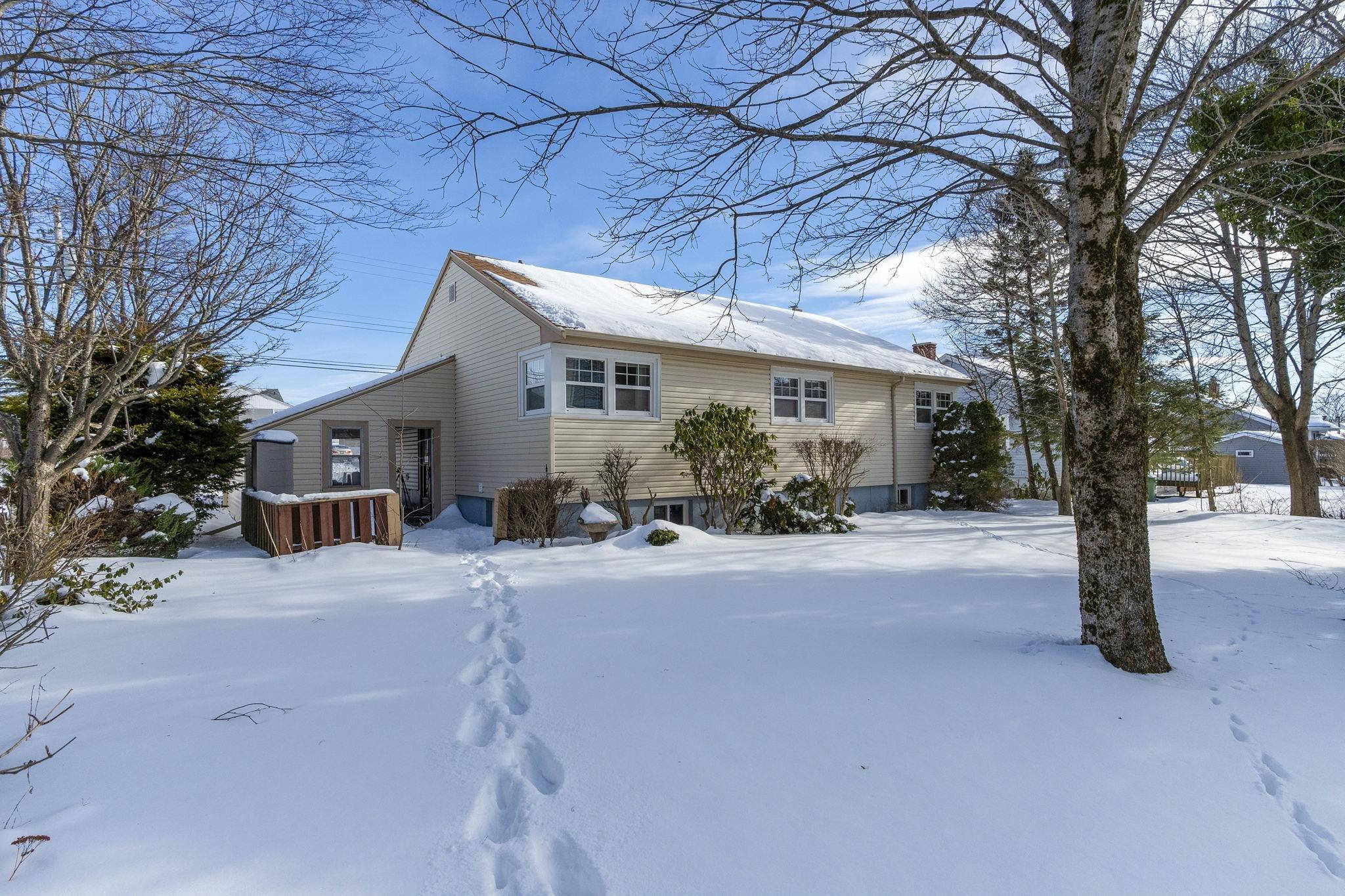 $465,000.00: 24 Penhorn Drive, Dartmouth