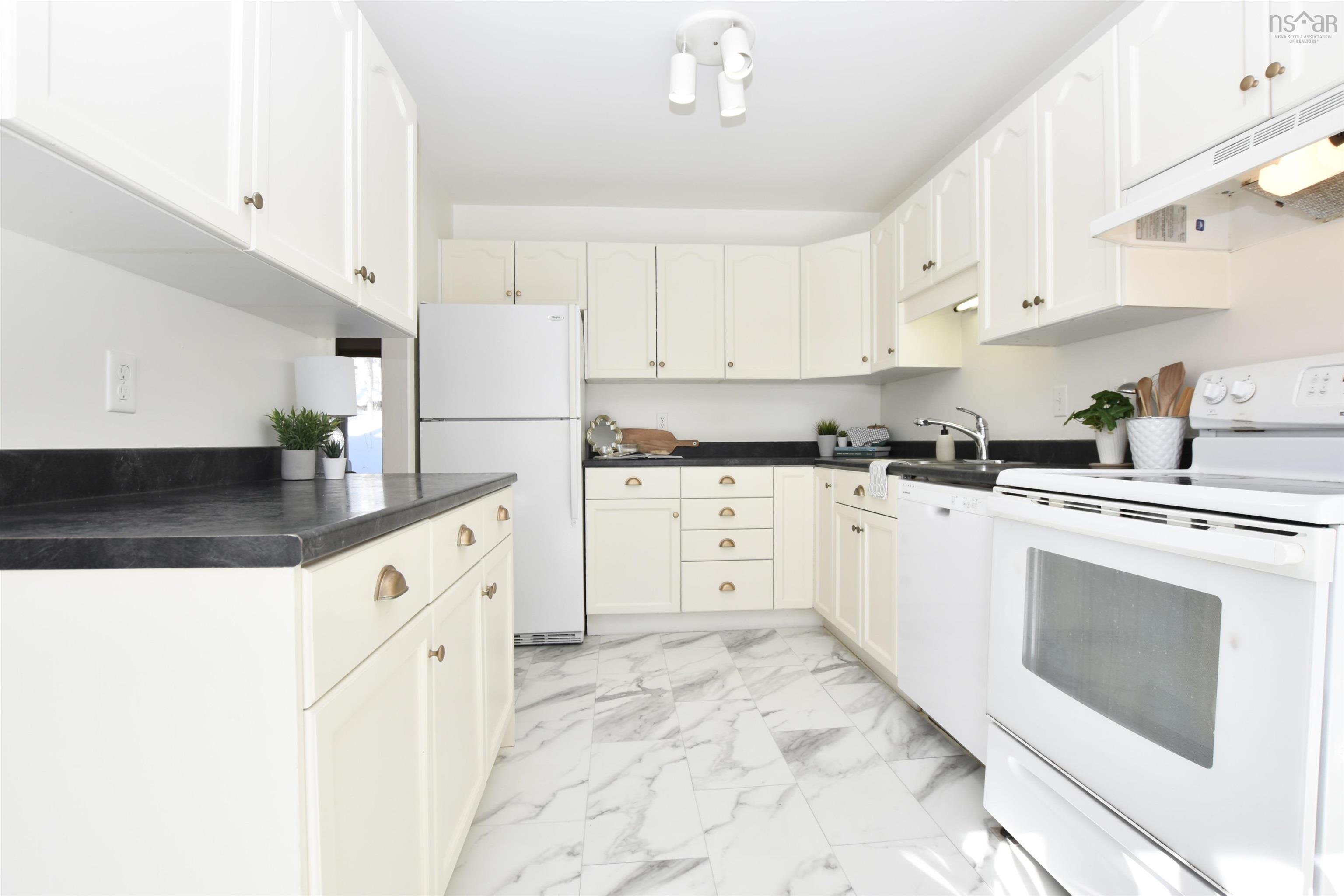 $399,900.00: 15 Braeside Lane, Halifax