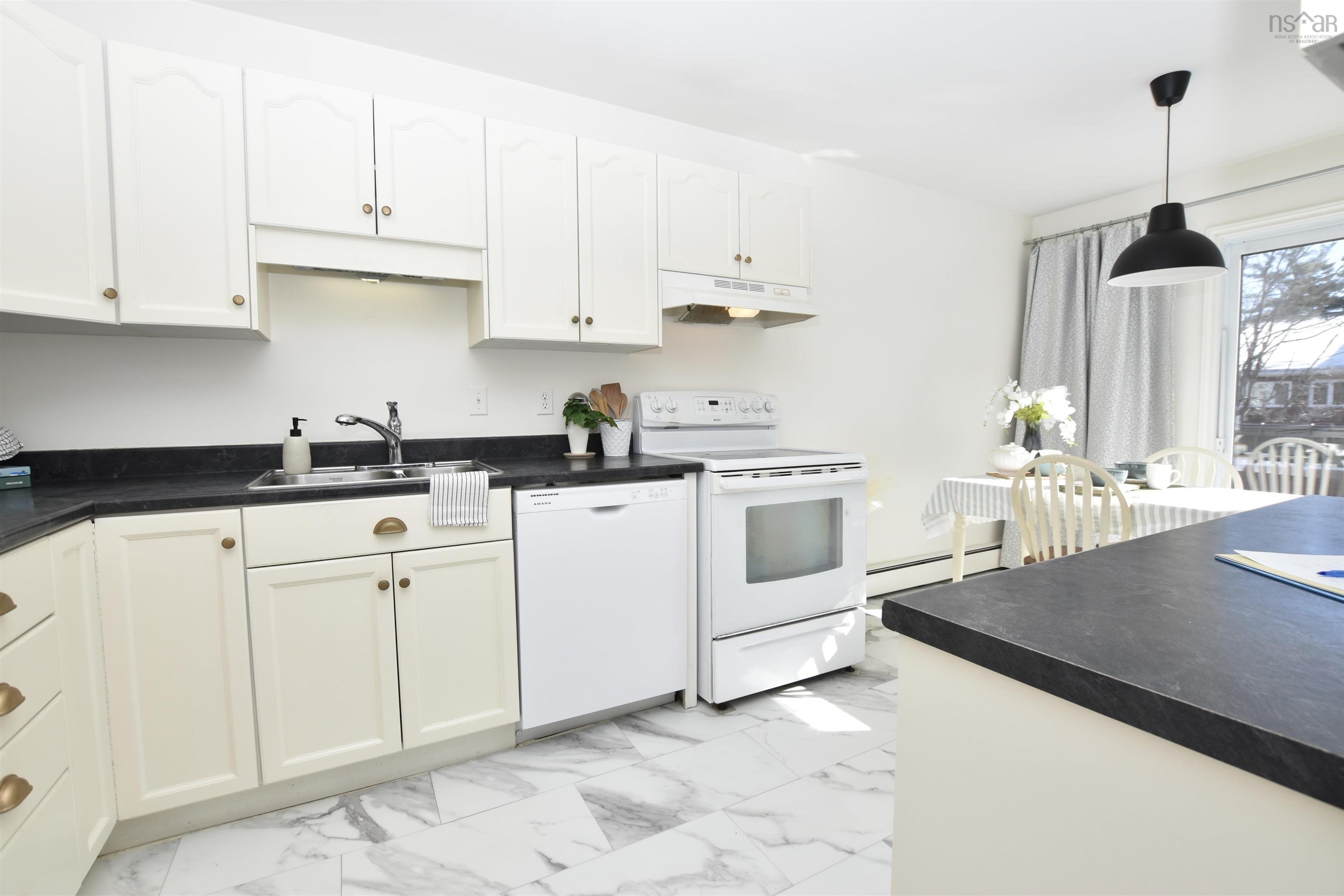 $399,900.00: 15 Braeside Lane, Halifax