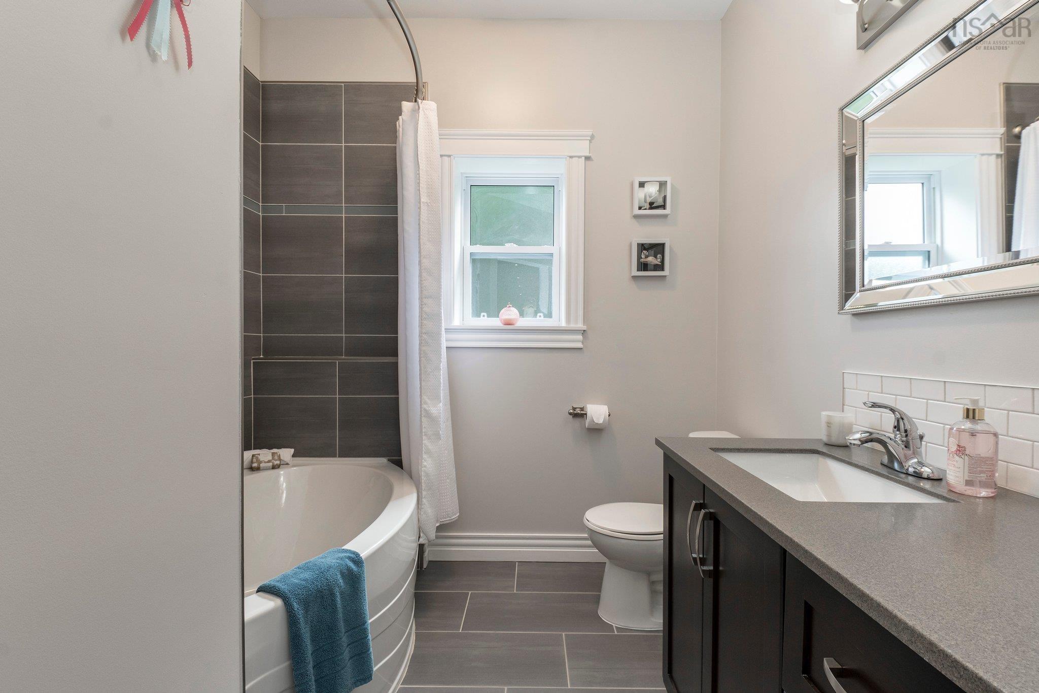 $997,900.00: 331 Masons Point Road, Head Of St. Margarets Bay