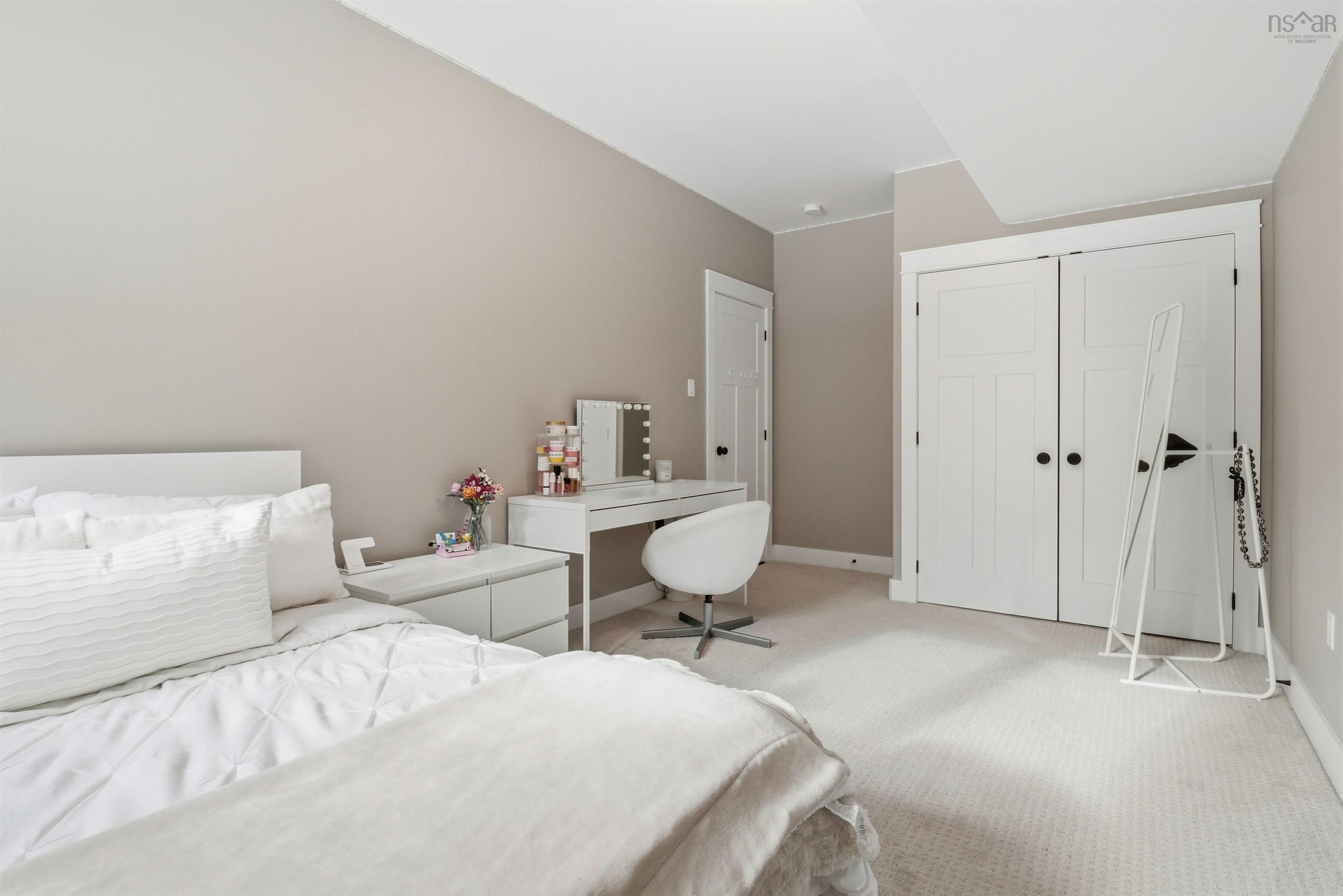 $699,900.00: 12 Poplar Way, Ardoise