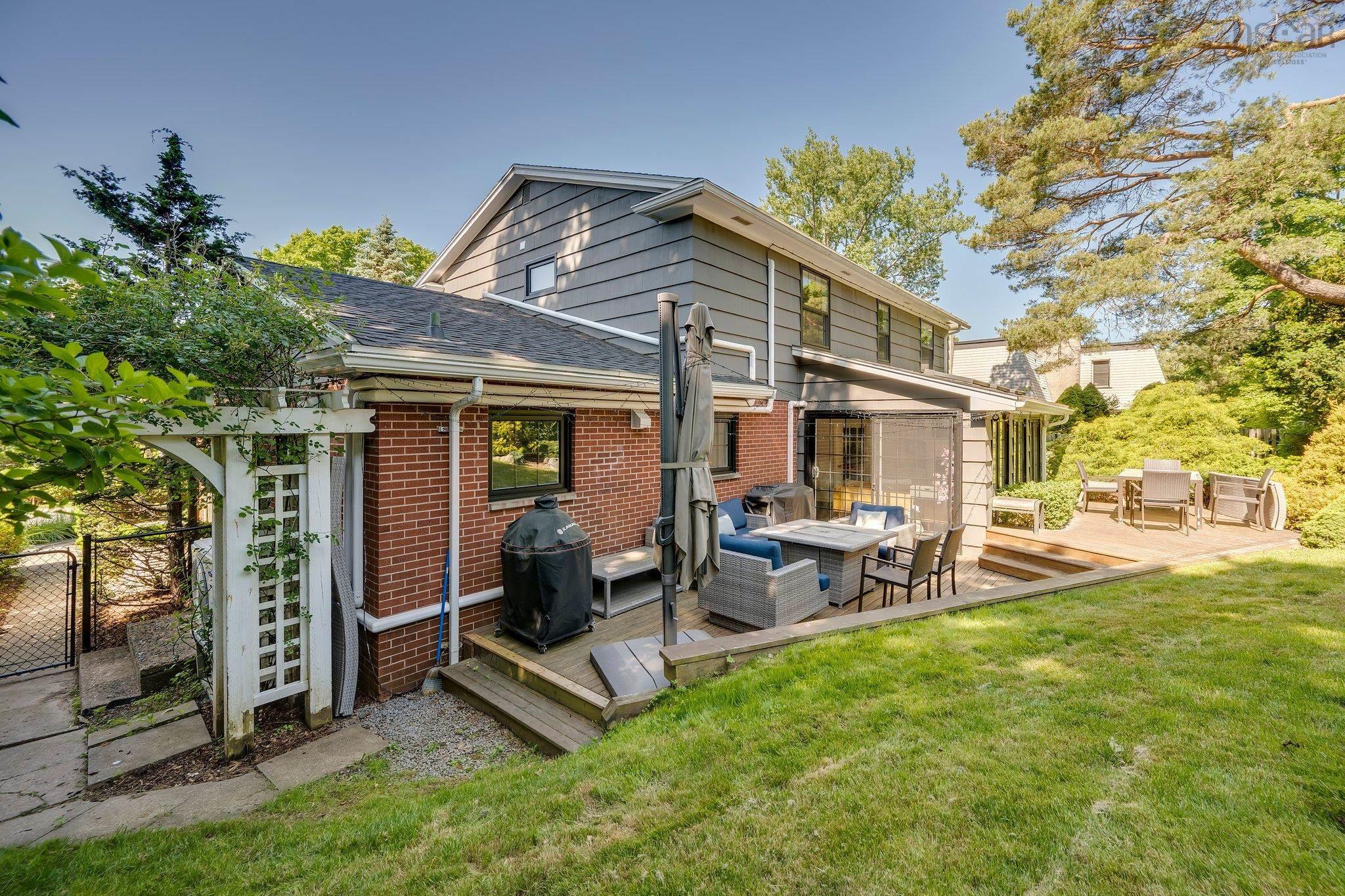 $2,395,000.00: 523 Francklyn Street, Halifax