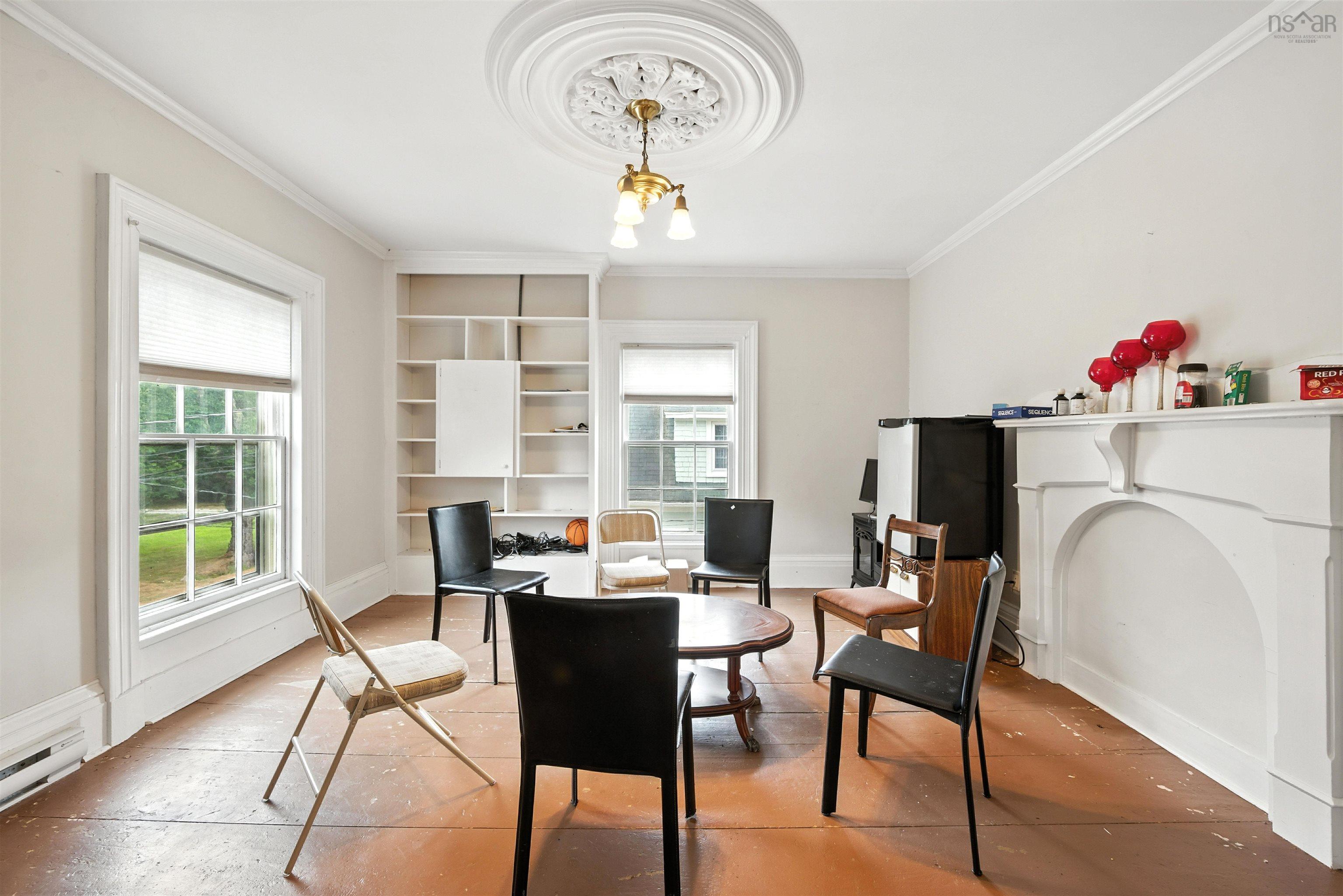 $679,000.00: 424 Main Street, Mahone Bay