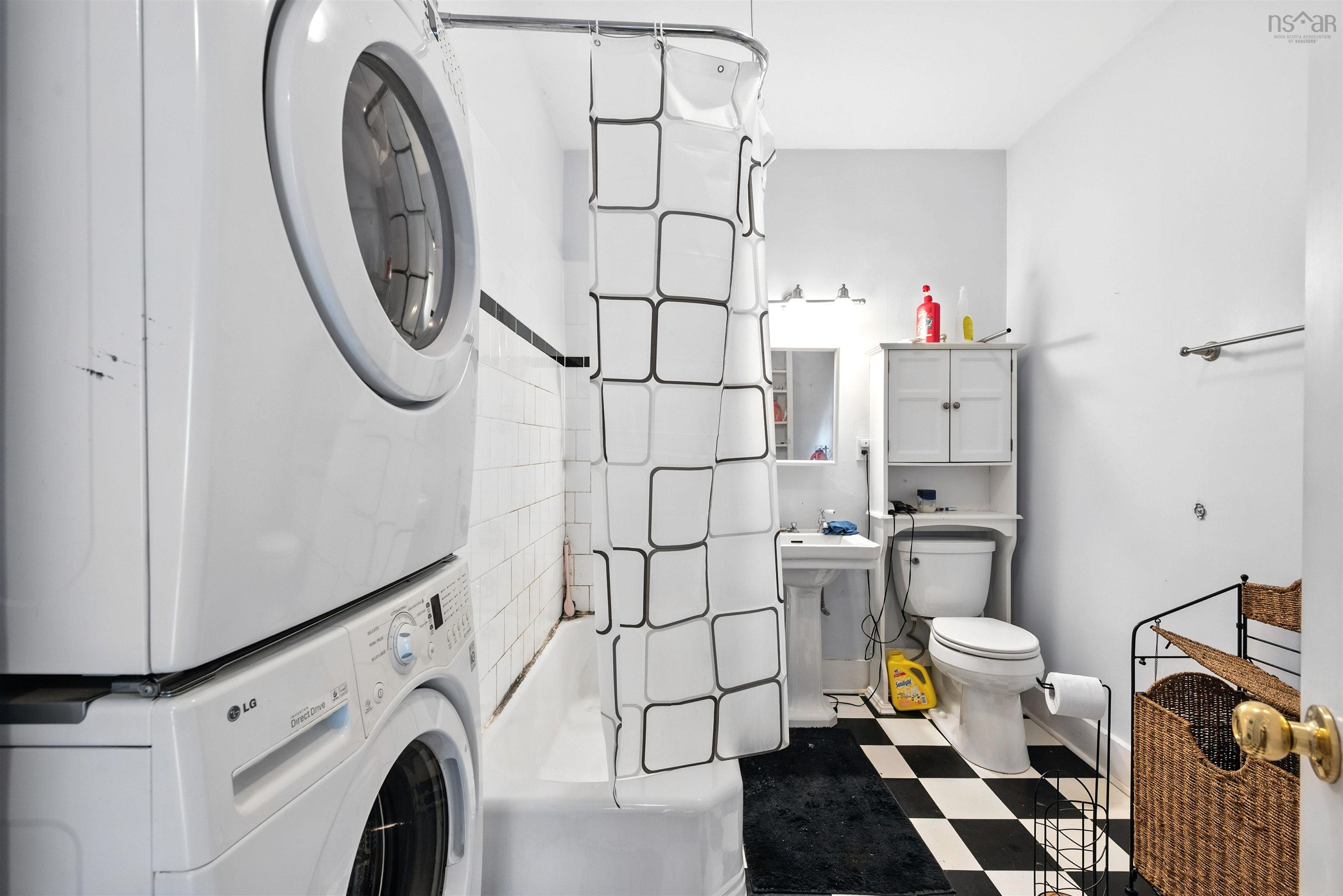 $679,000.00: 424 Main Street, Mahone Bay