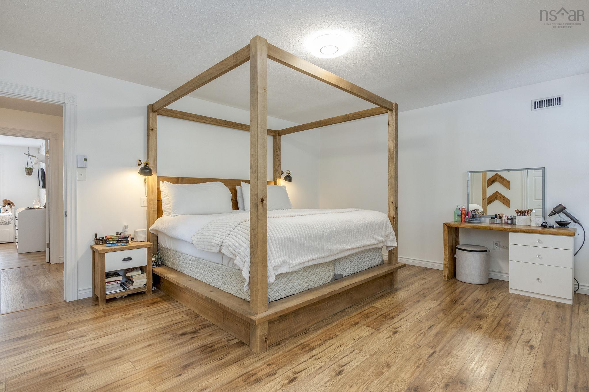 $689,900.00: 2923 Borden Street, Coldbrook