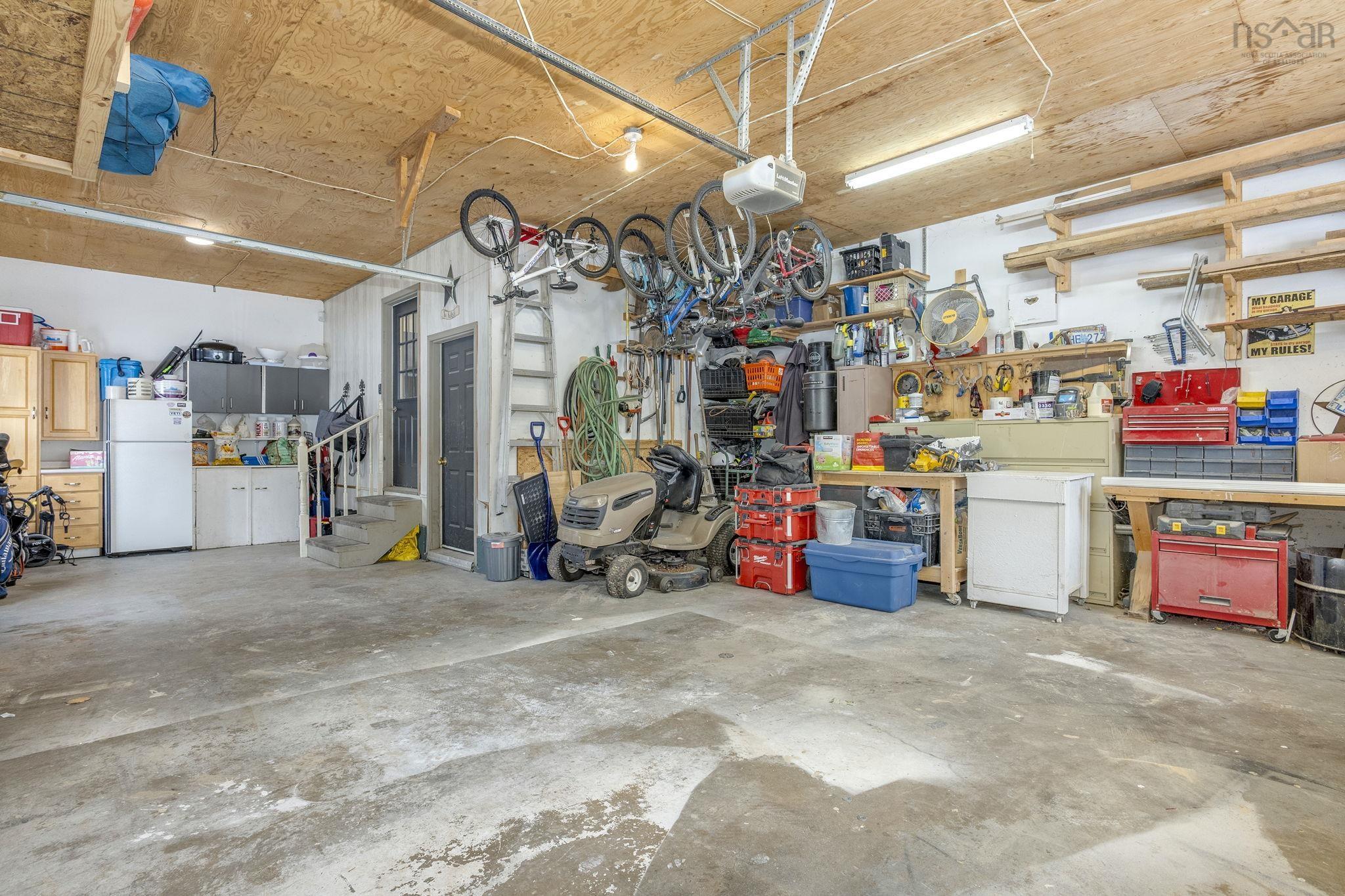 $689,900.00: 2923 Borden Street, Coldbrook