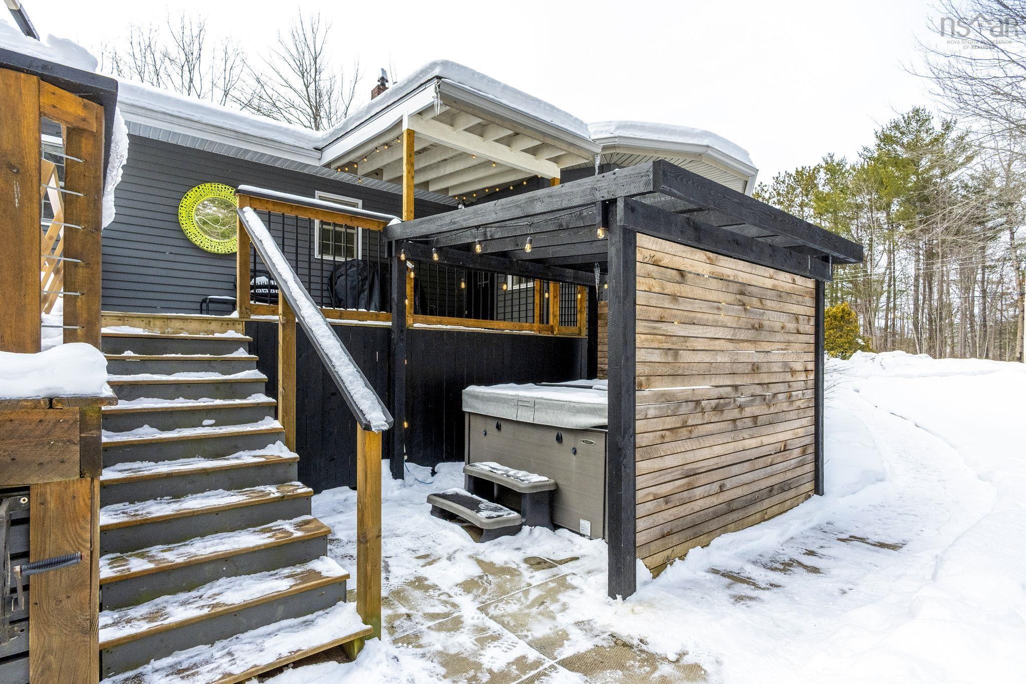 $689,900.00: 2923 Borden Street, Coldbrook