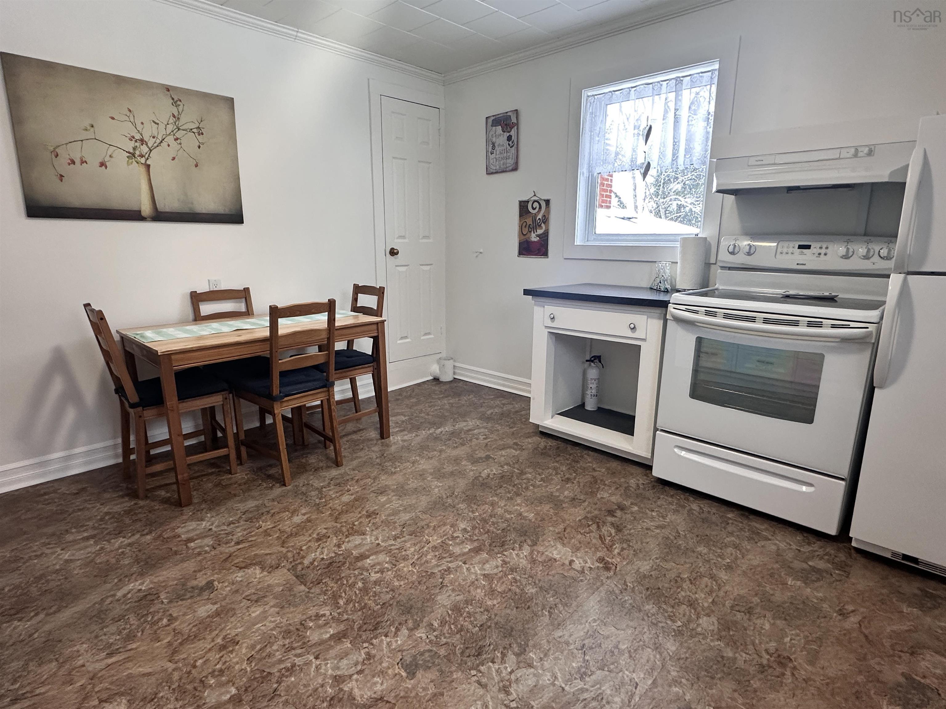 $575,000.00: 336 West Street, Milton