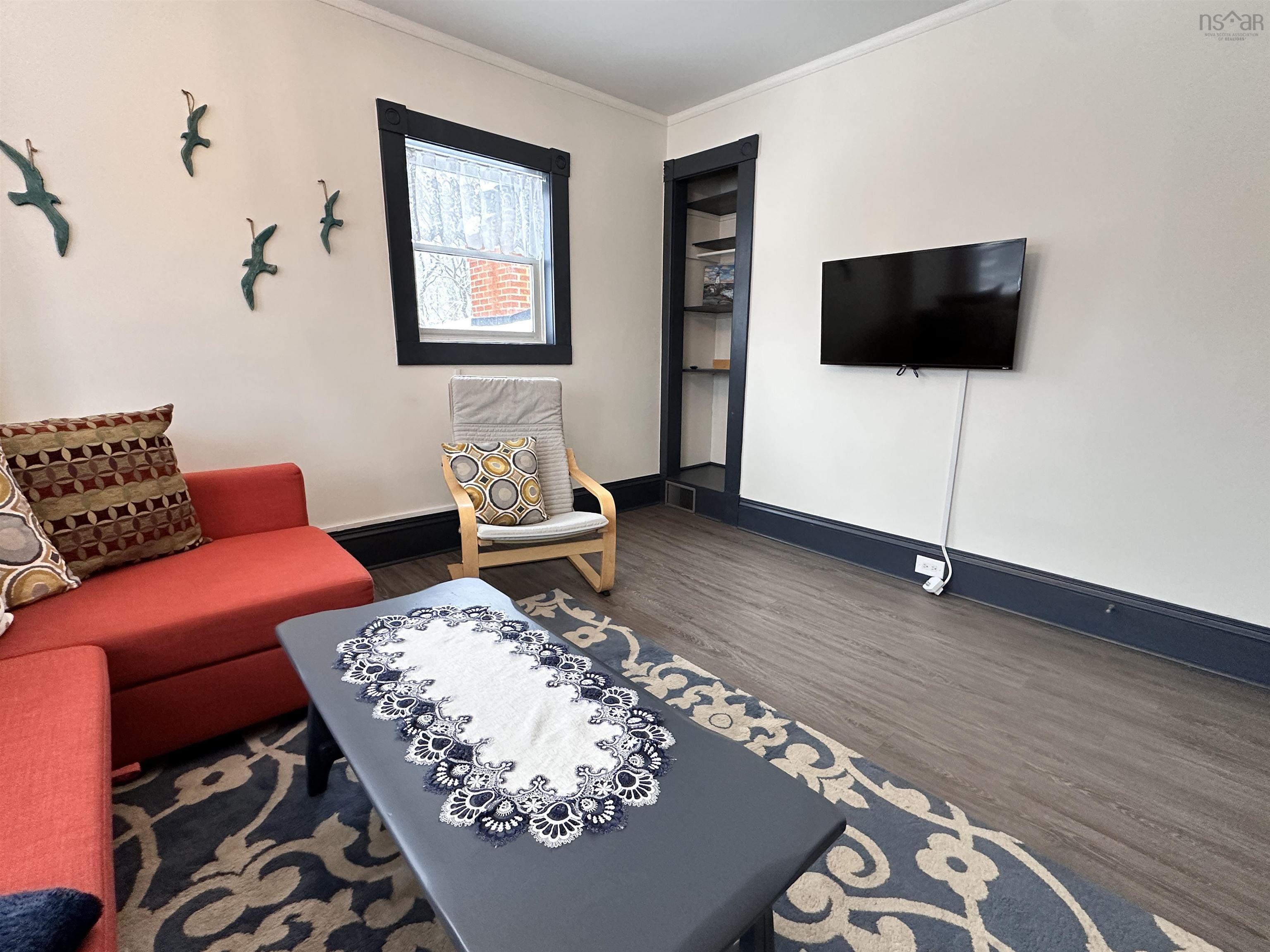 $575,000.00: 336 West Street, Milton