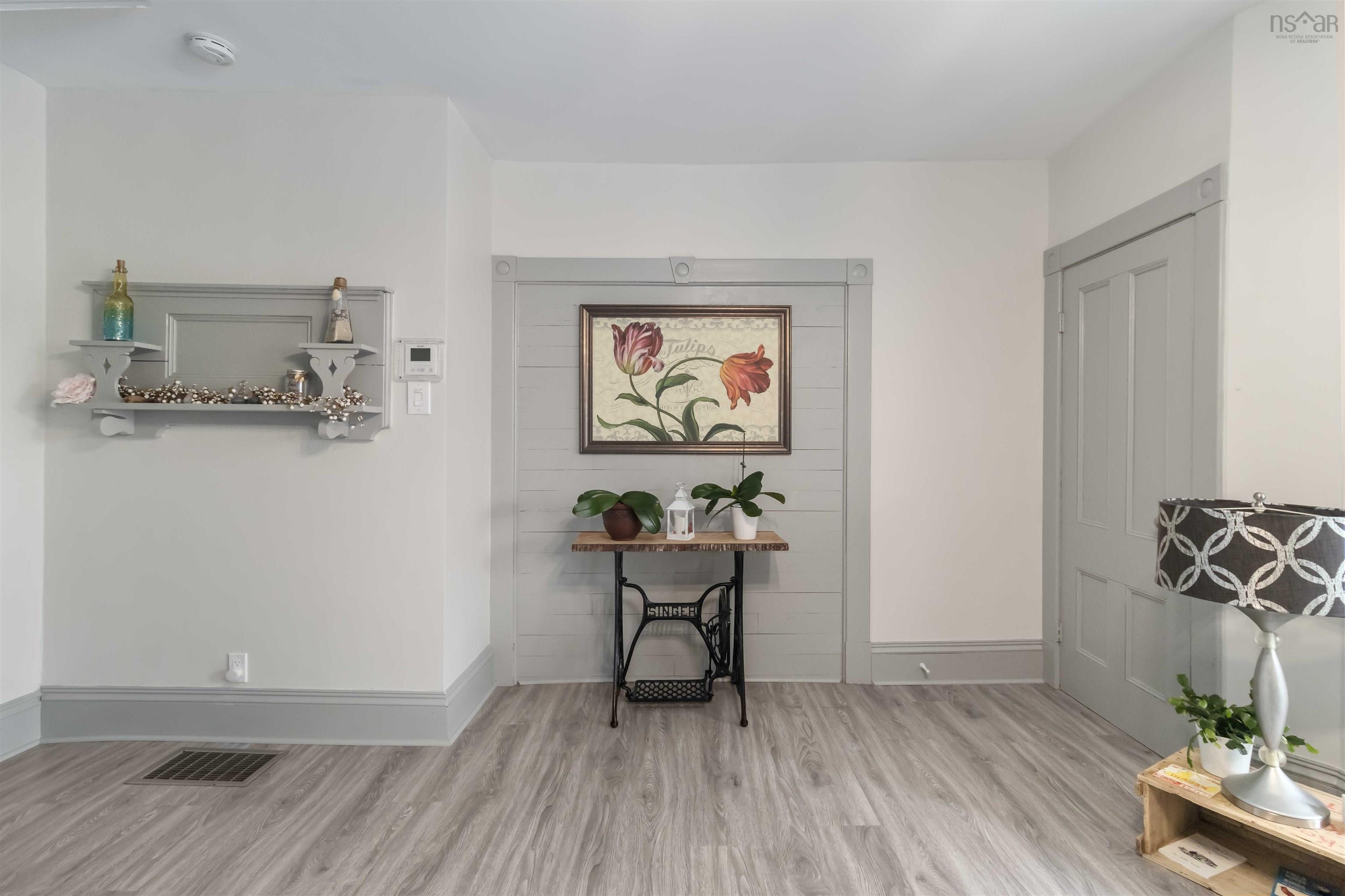 $575,000.00: 336 West Street, Milton