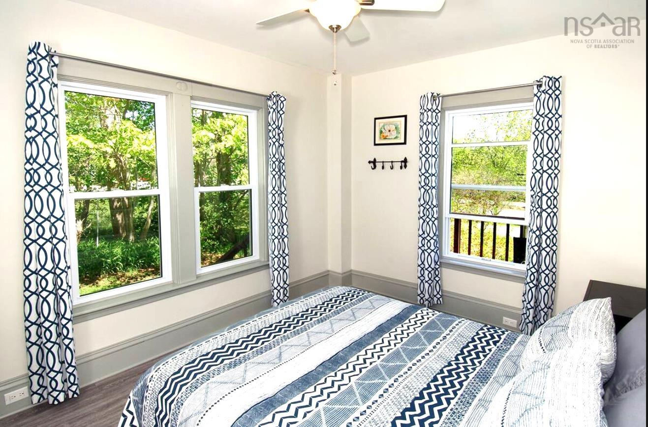 $575,000.00: 336 West Street, Milton