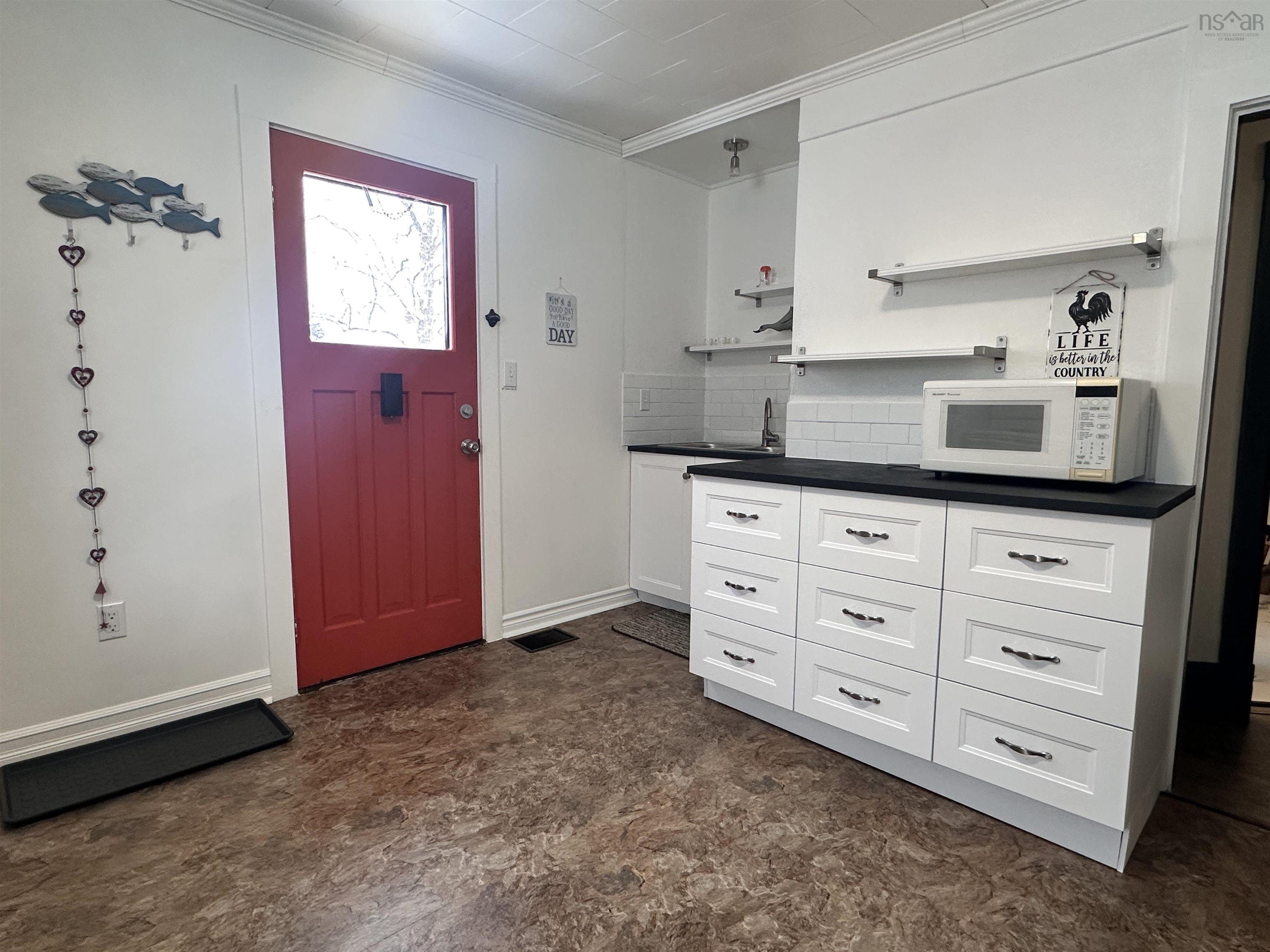 $575,000.00: 336 West Street, Milton