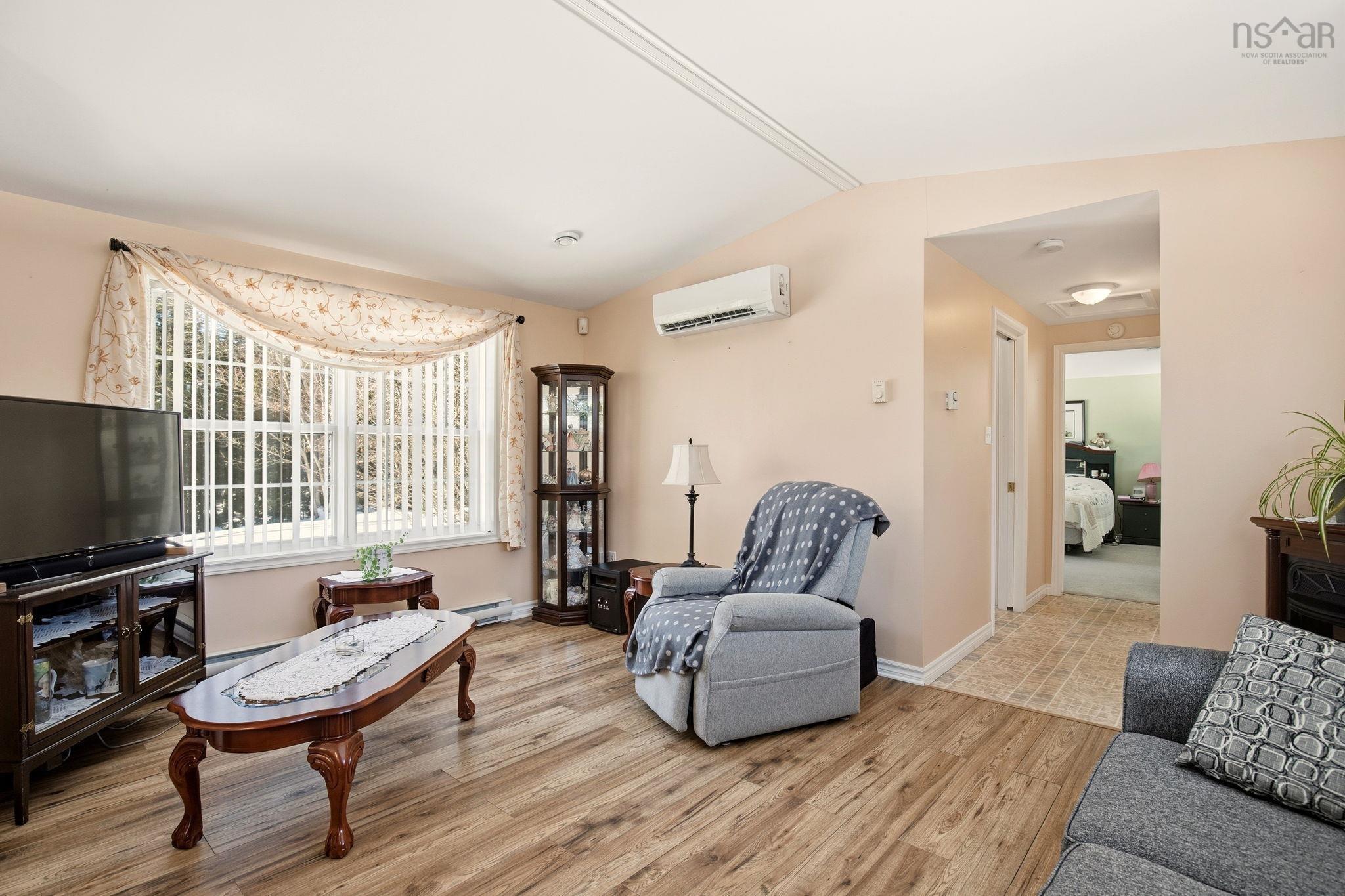 $419,900.00: 107 South Uniacke Road, South Uniacke