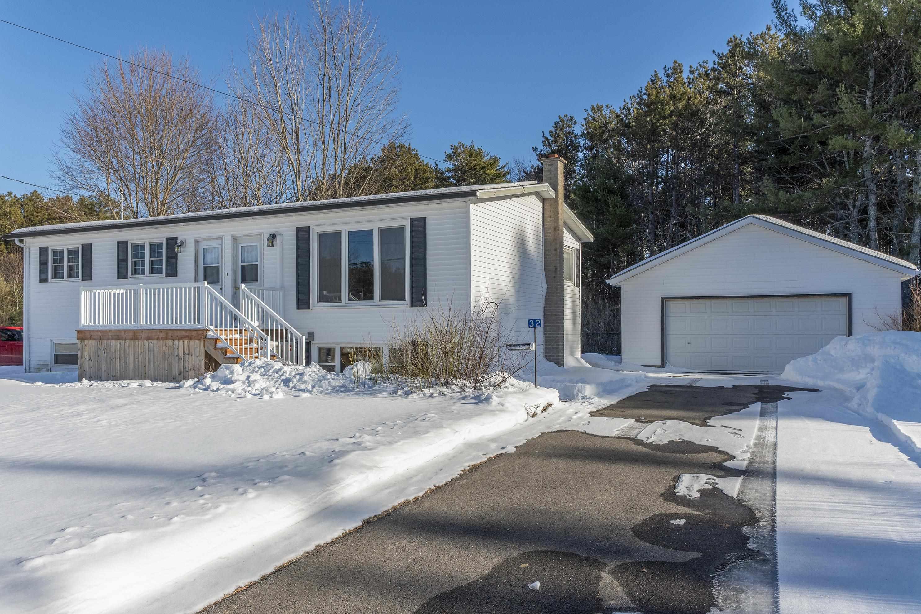 $399,900.00: 32 Aldred Road, Wilmot