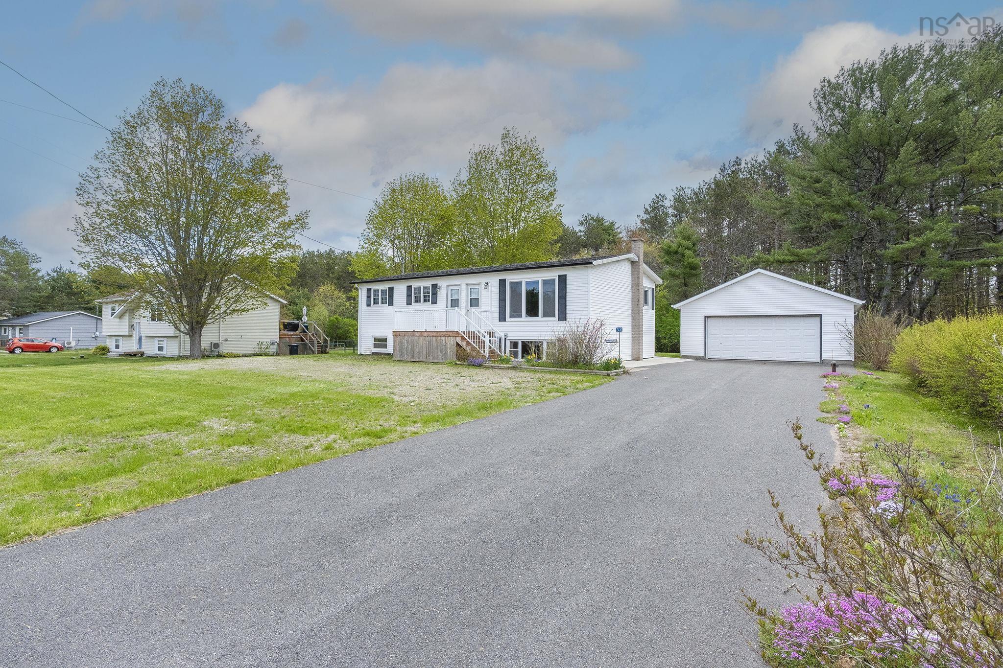 $390,000.00: 32 Aldred Road, Wilmot