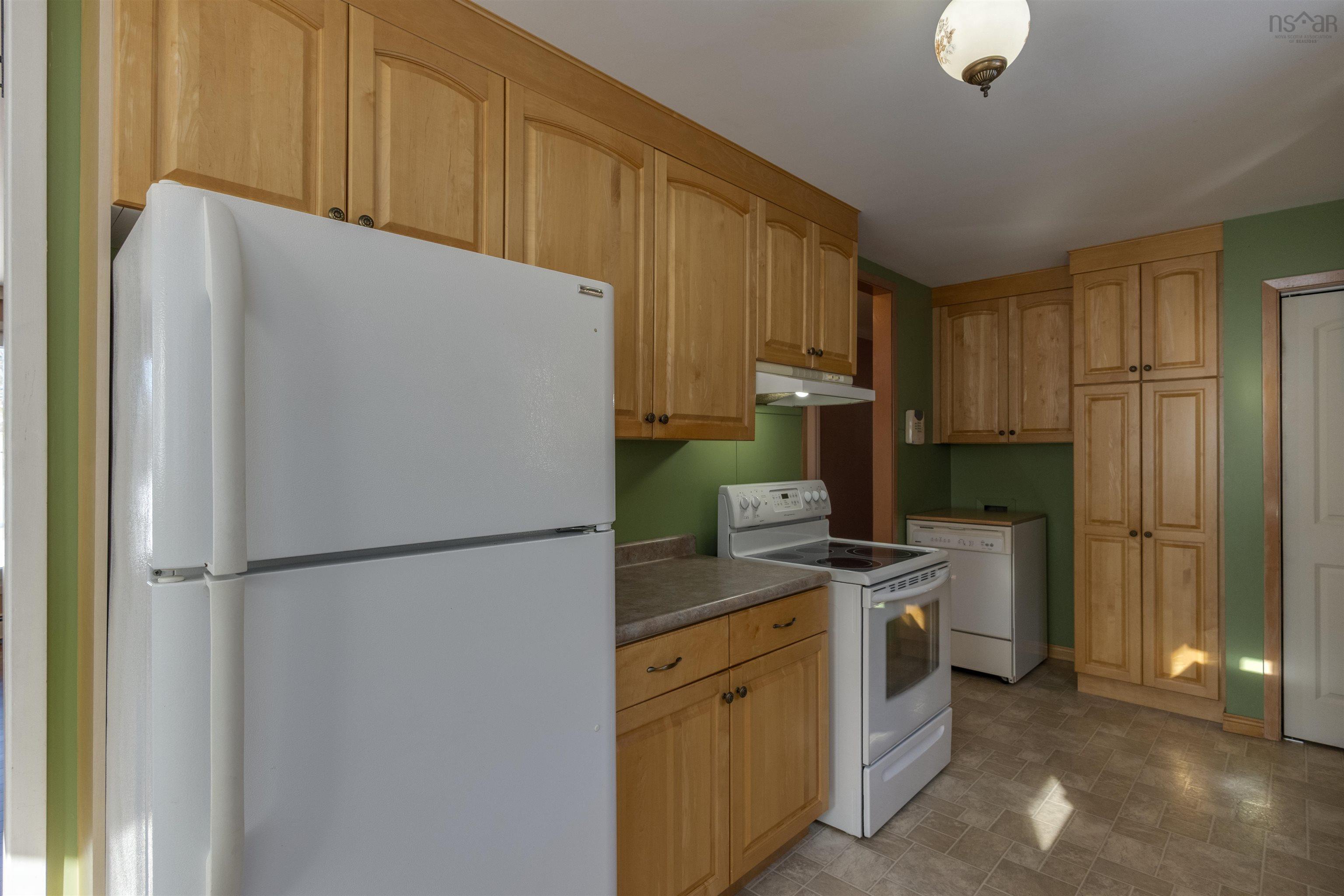 $399,900.00: 32 Aldred Road, Wilmot