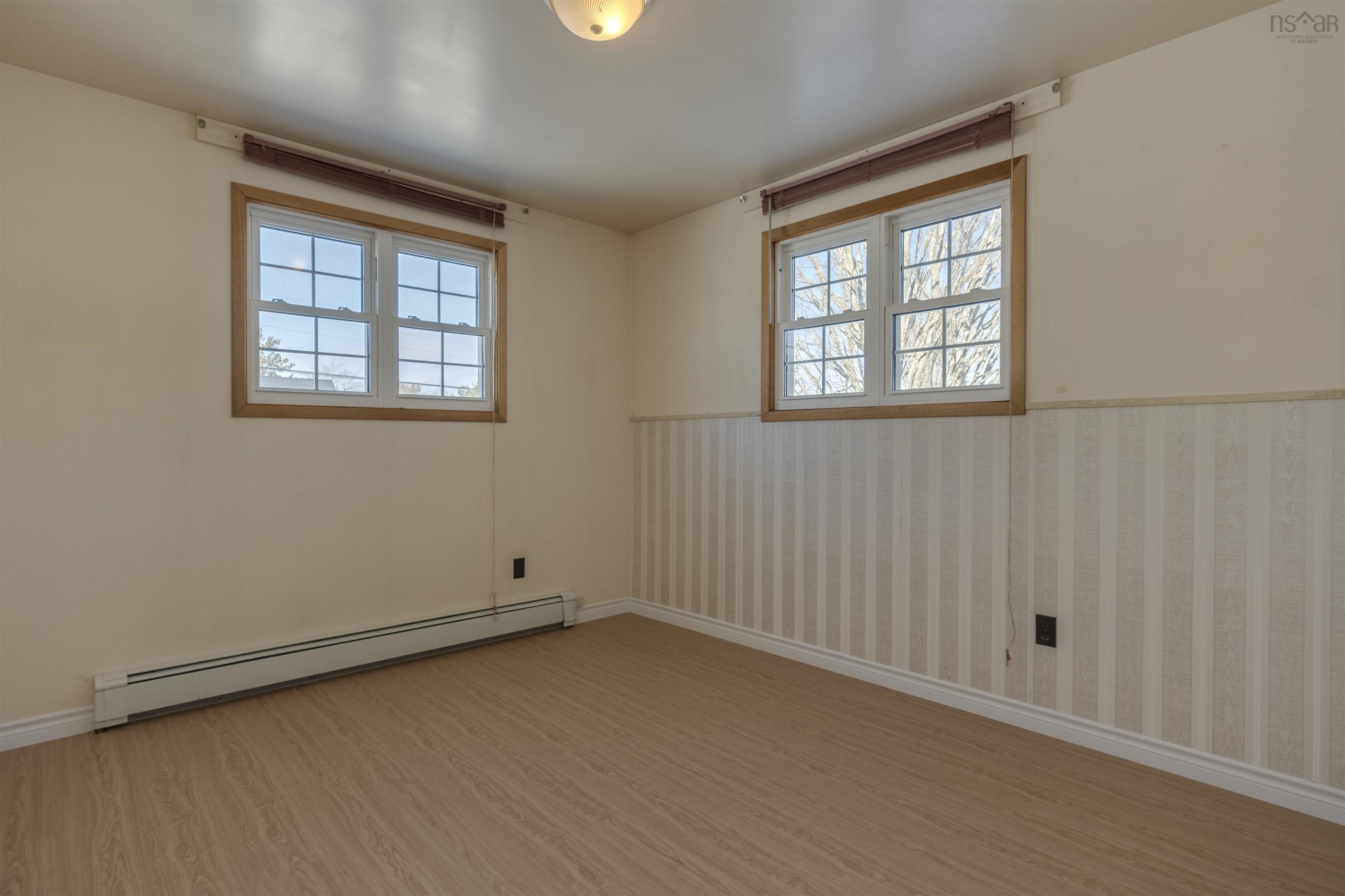 $399,900.00: 32 Aldred Road, Wilmot