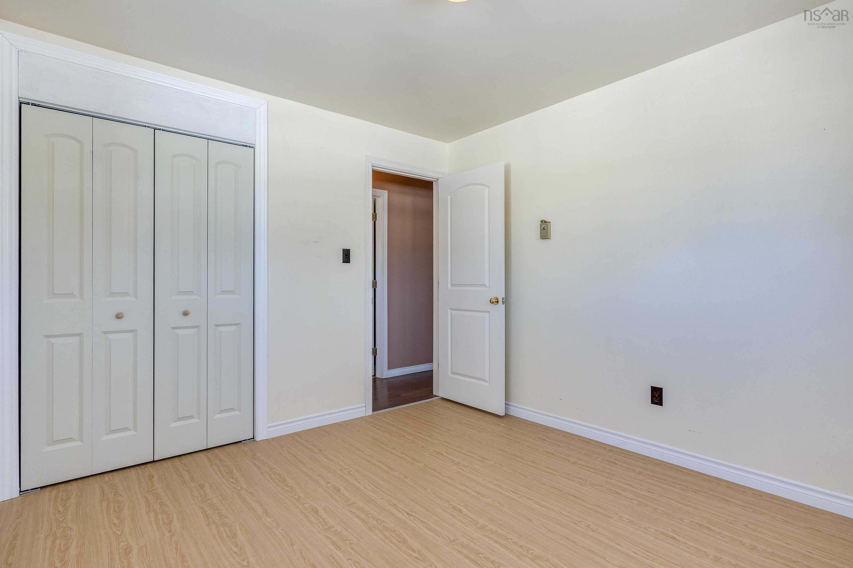 $399,900.00: 32 Aldred Road, Wilmot