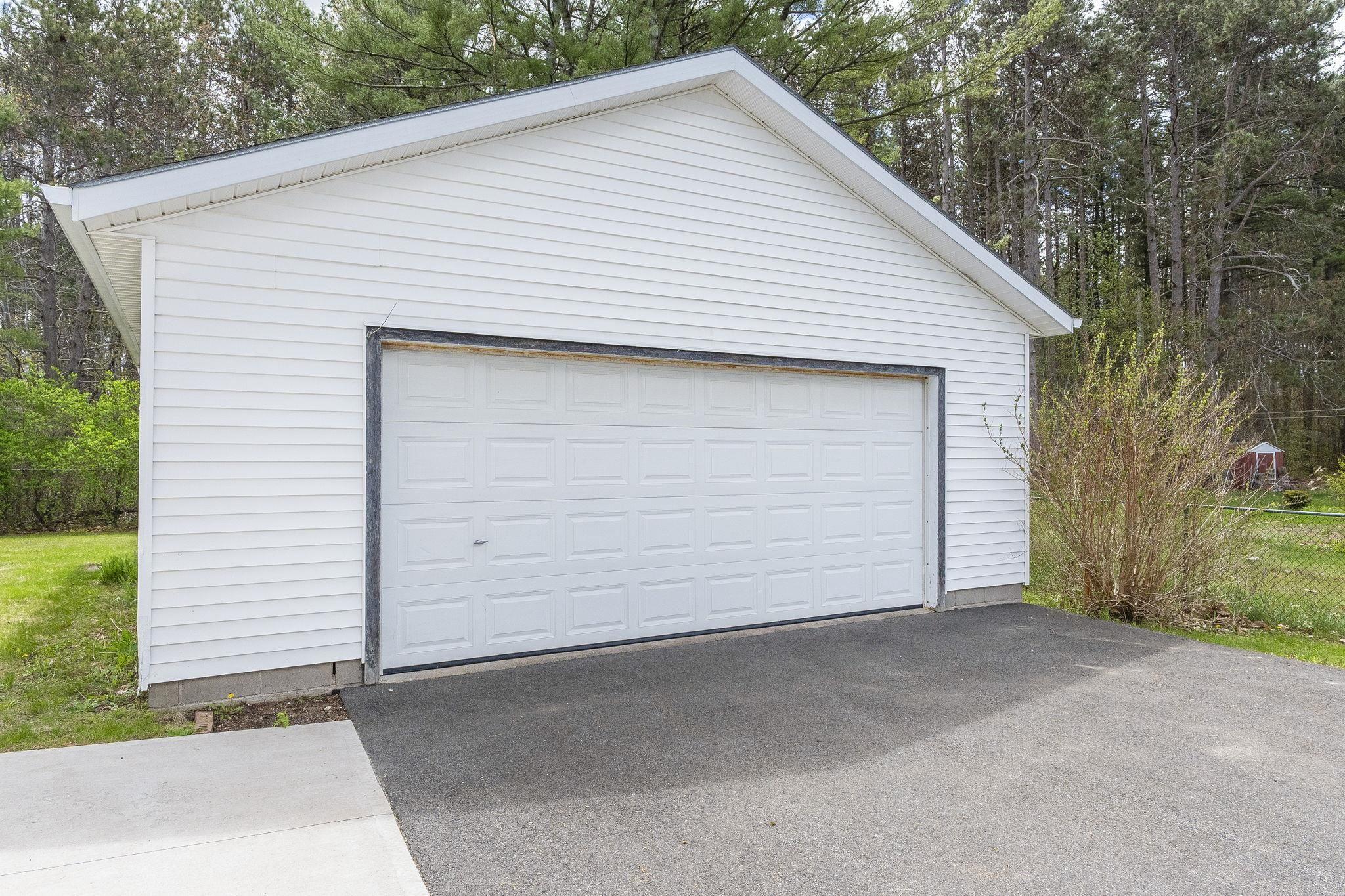 $390,000.00: 32 Aldred Road, Wilmot