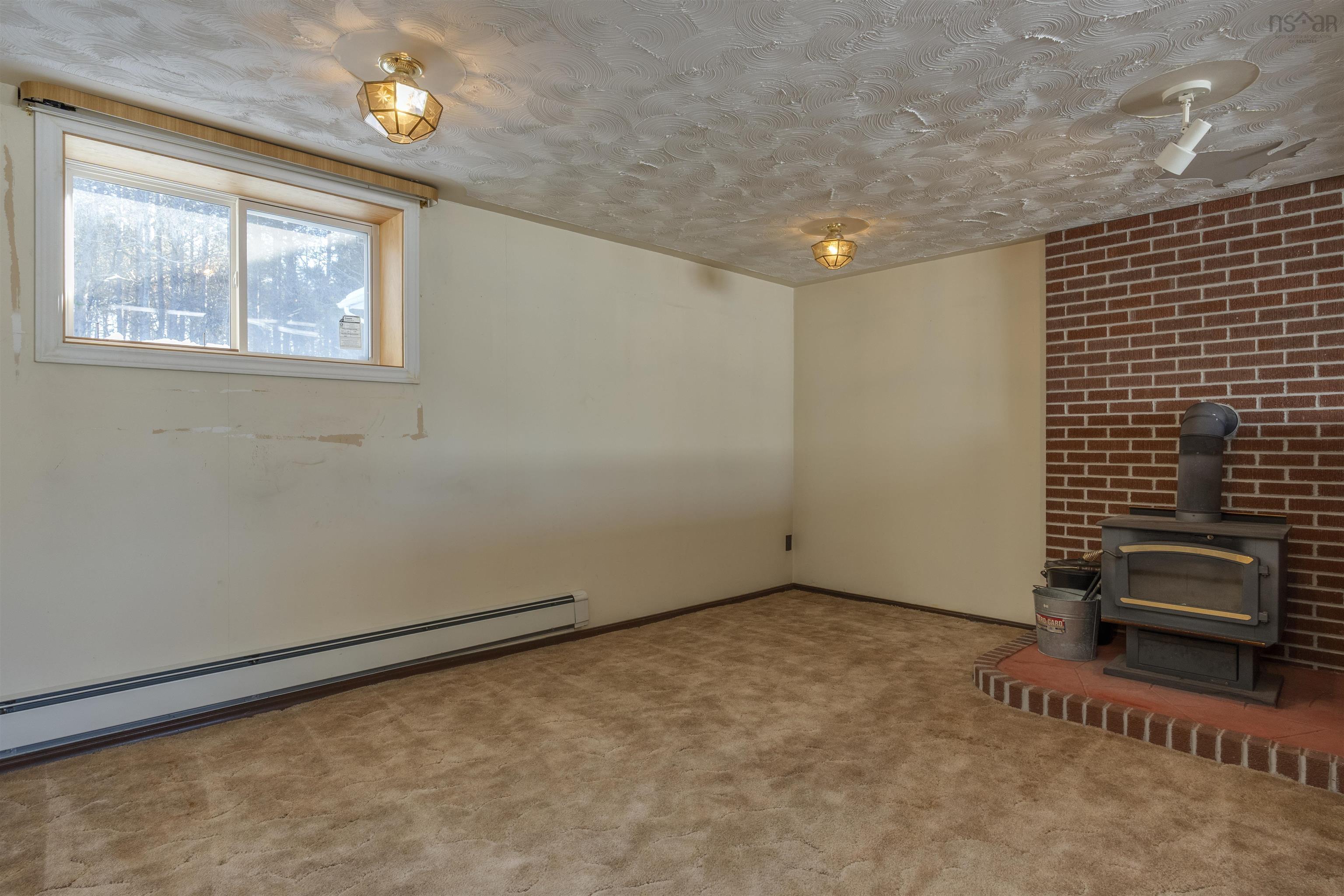 $399,900.00: 32 Aldred Road, Wilmot