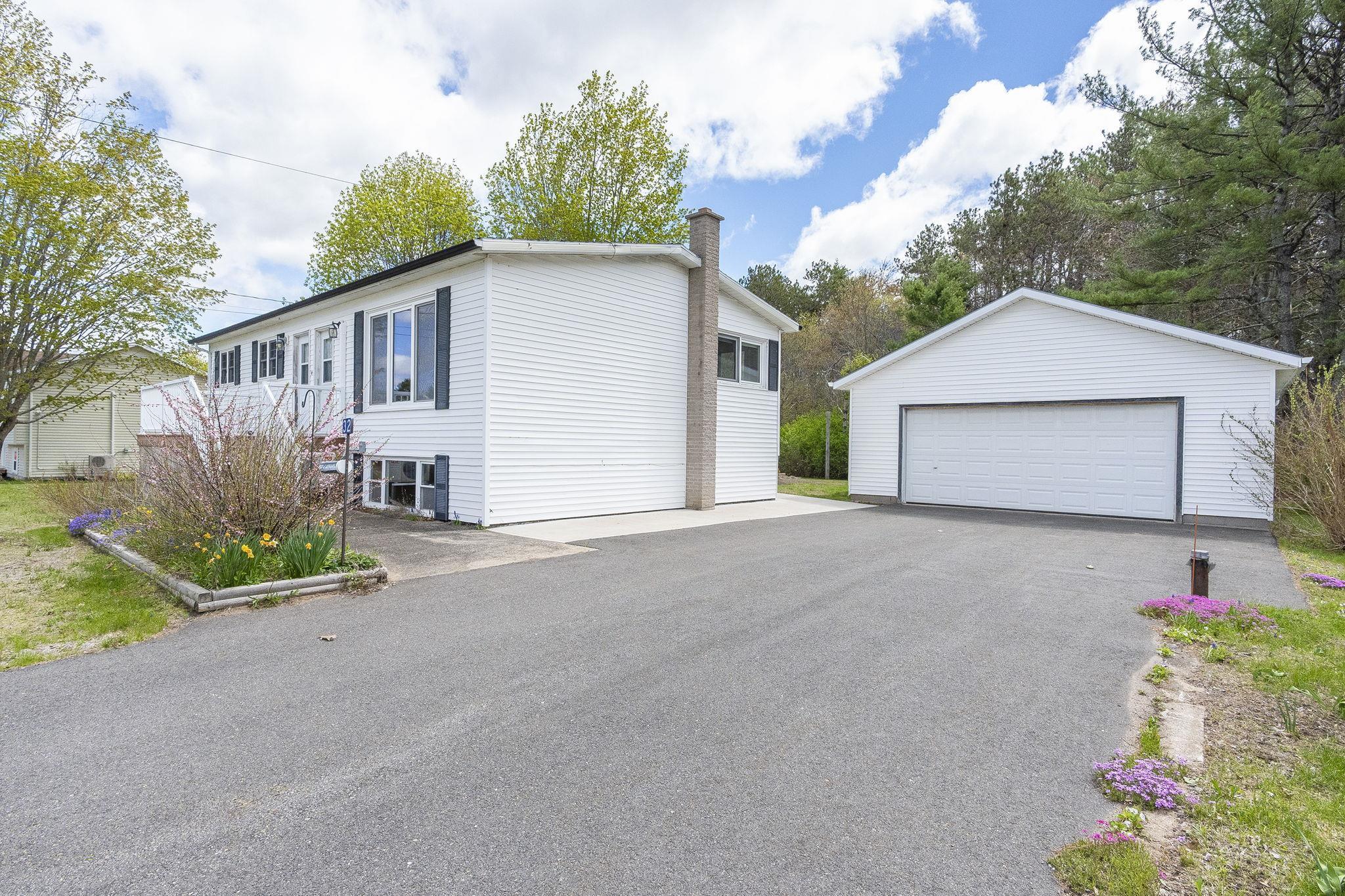 $390,000.00: 32 Aldred Road, Wilmot