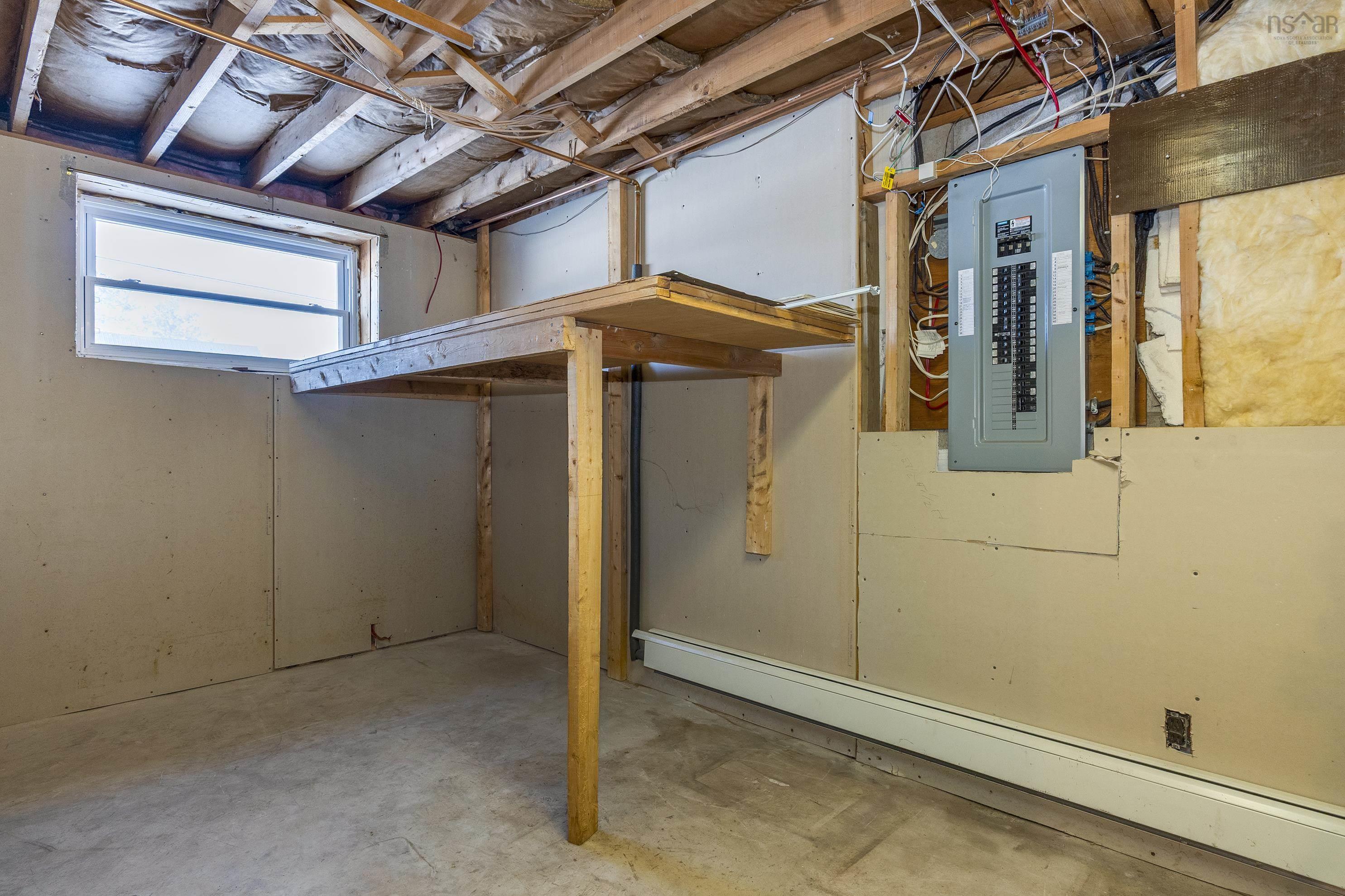 $399,900.00: 32 Aldred Road, Wilmot