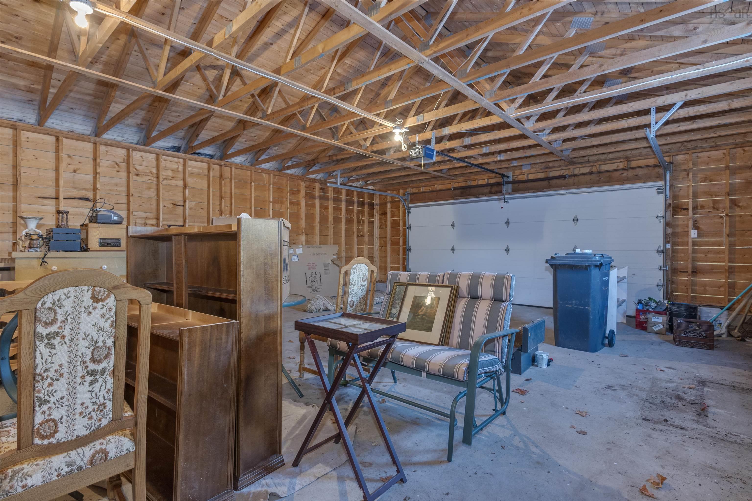 $399,900.00: 32 Aldred Road, Wilmot