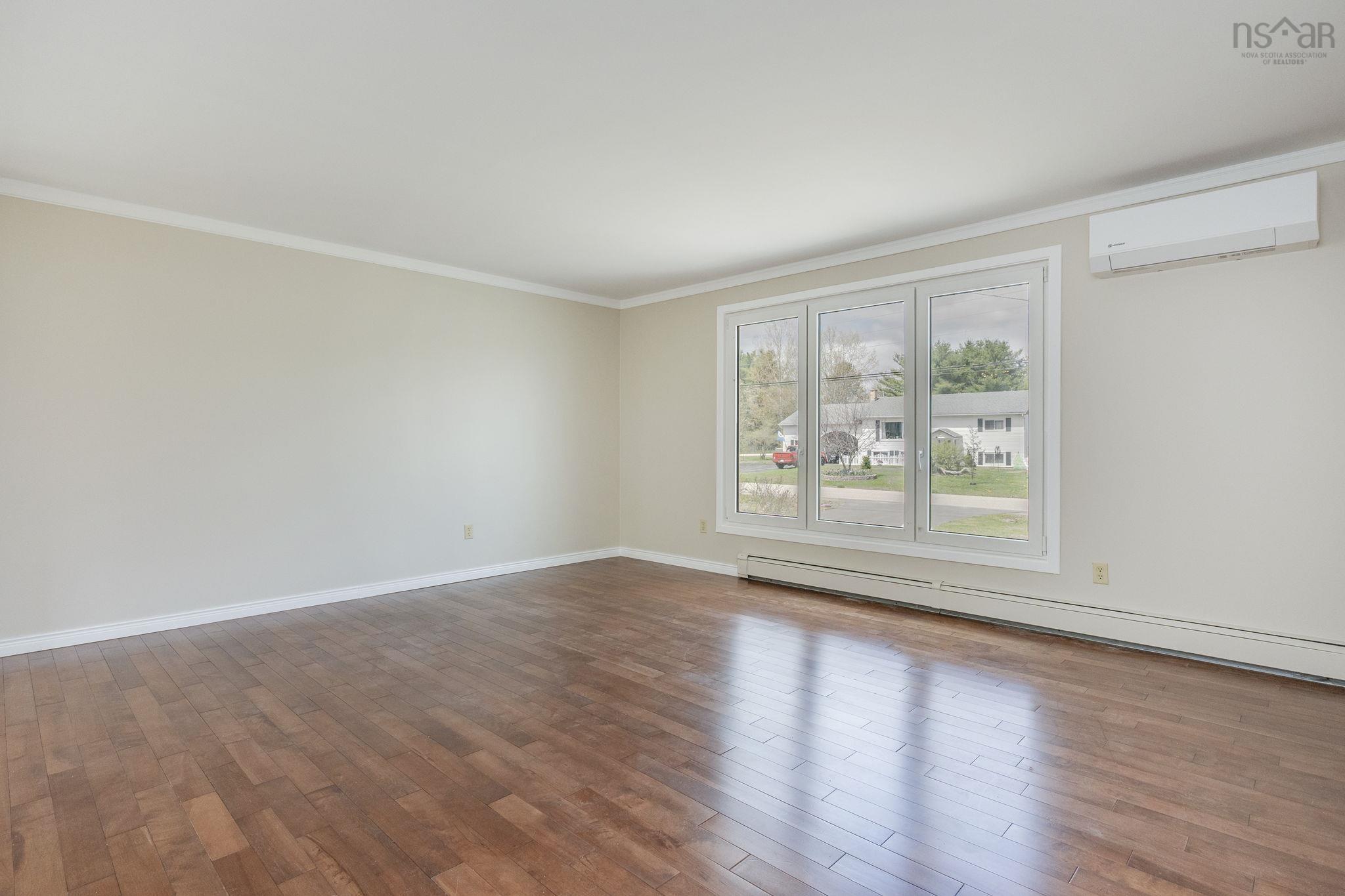 $390,000.00: 32 Aldred Road, Wilmot