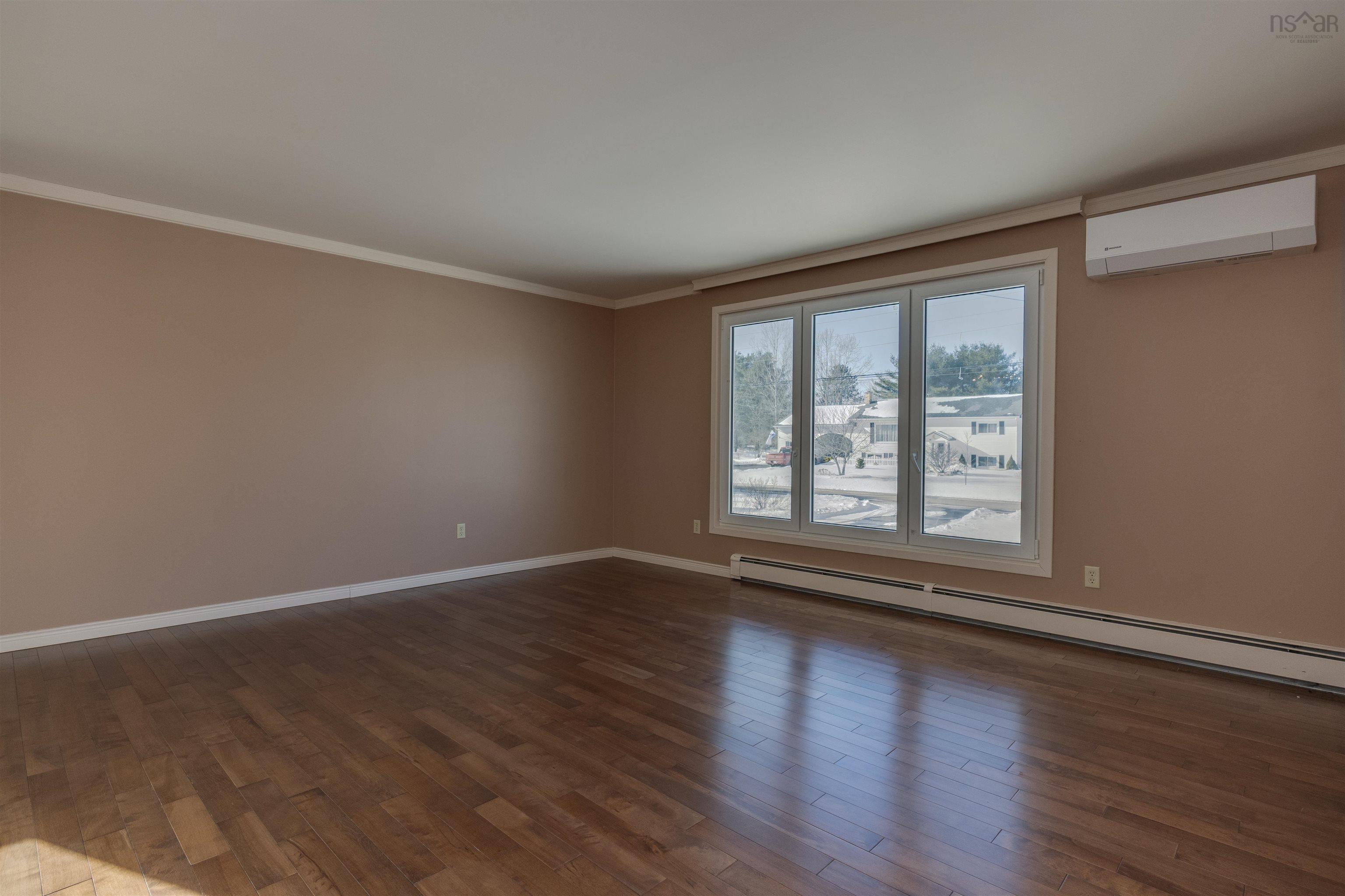 $399,900.00: 32 Aldred Road, Wilmot