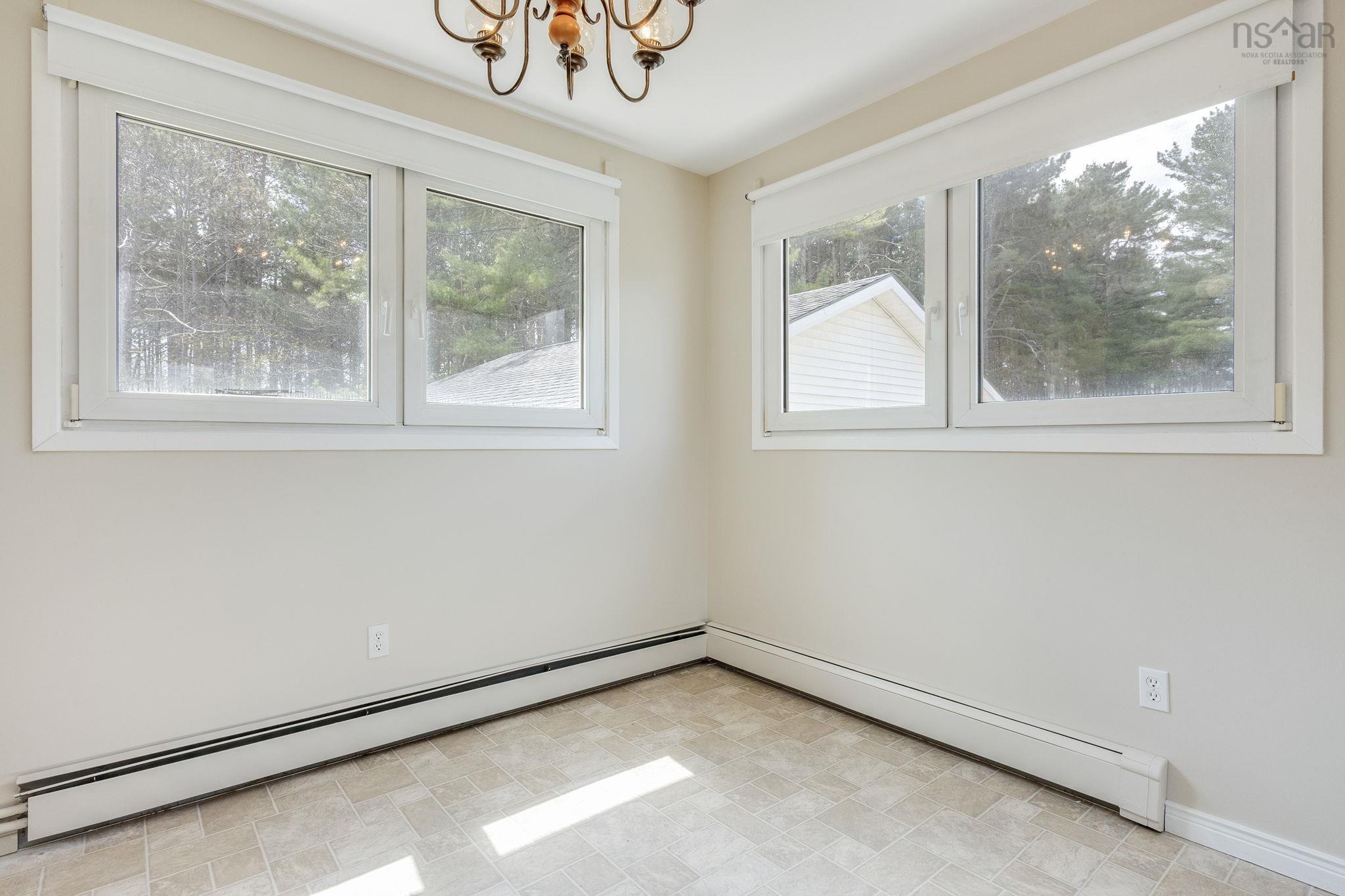 $390,000.00: 32 Aldred Road, Wilmot