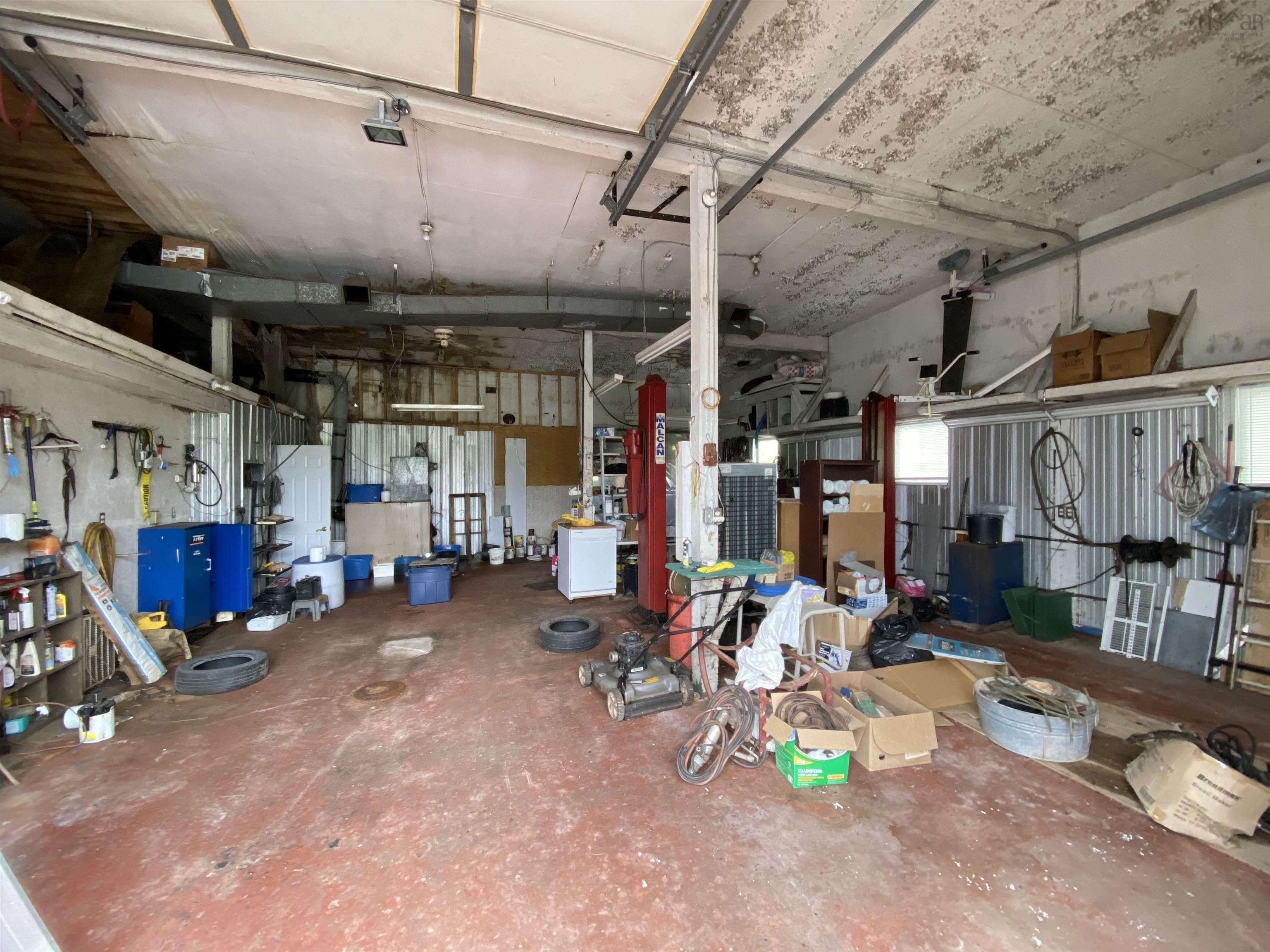 $115,000.00: 9281 Highway 215, Maitland