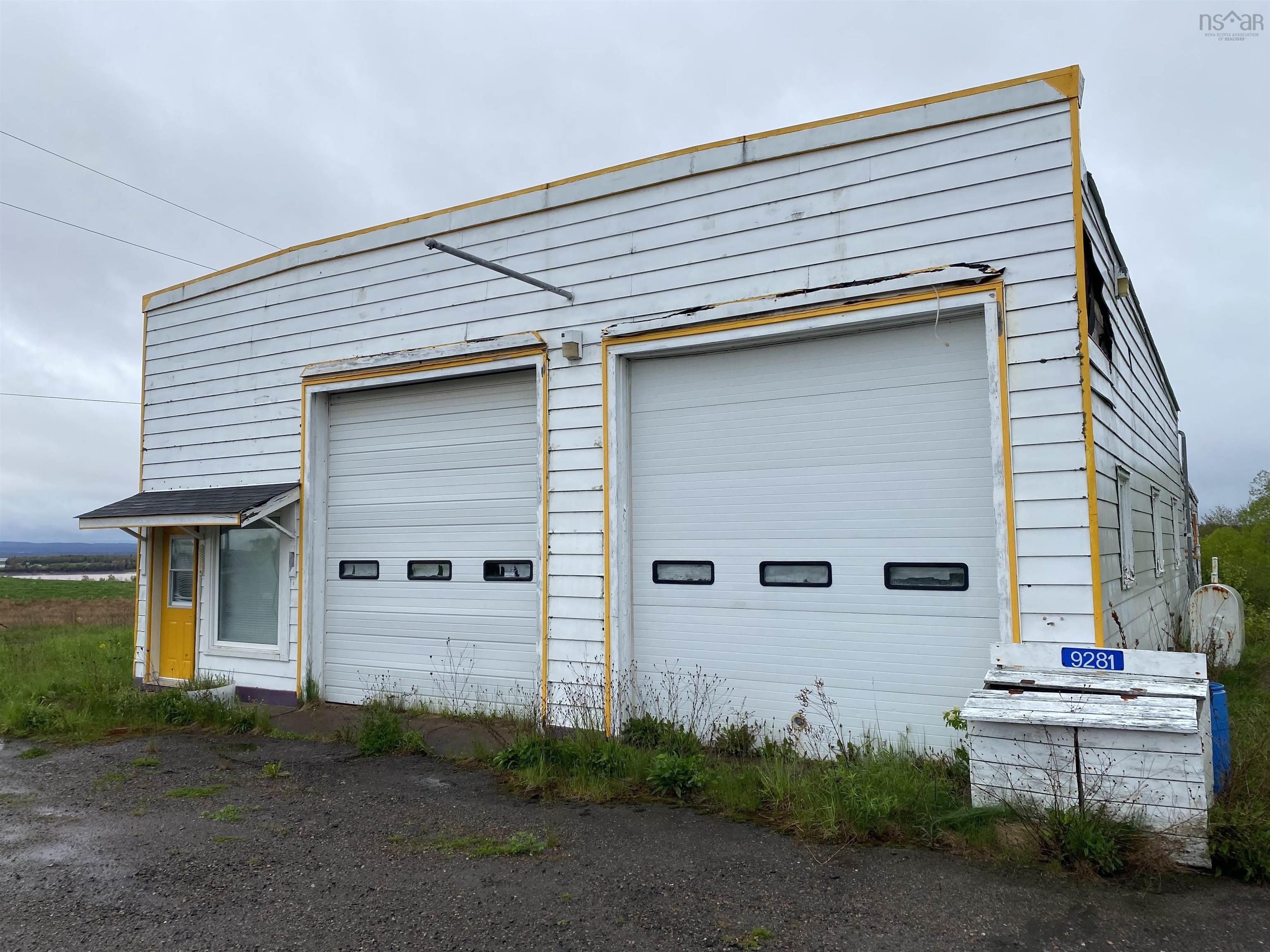 $115,000.00: 9281 Highway 215, Maitland