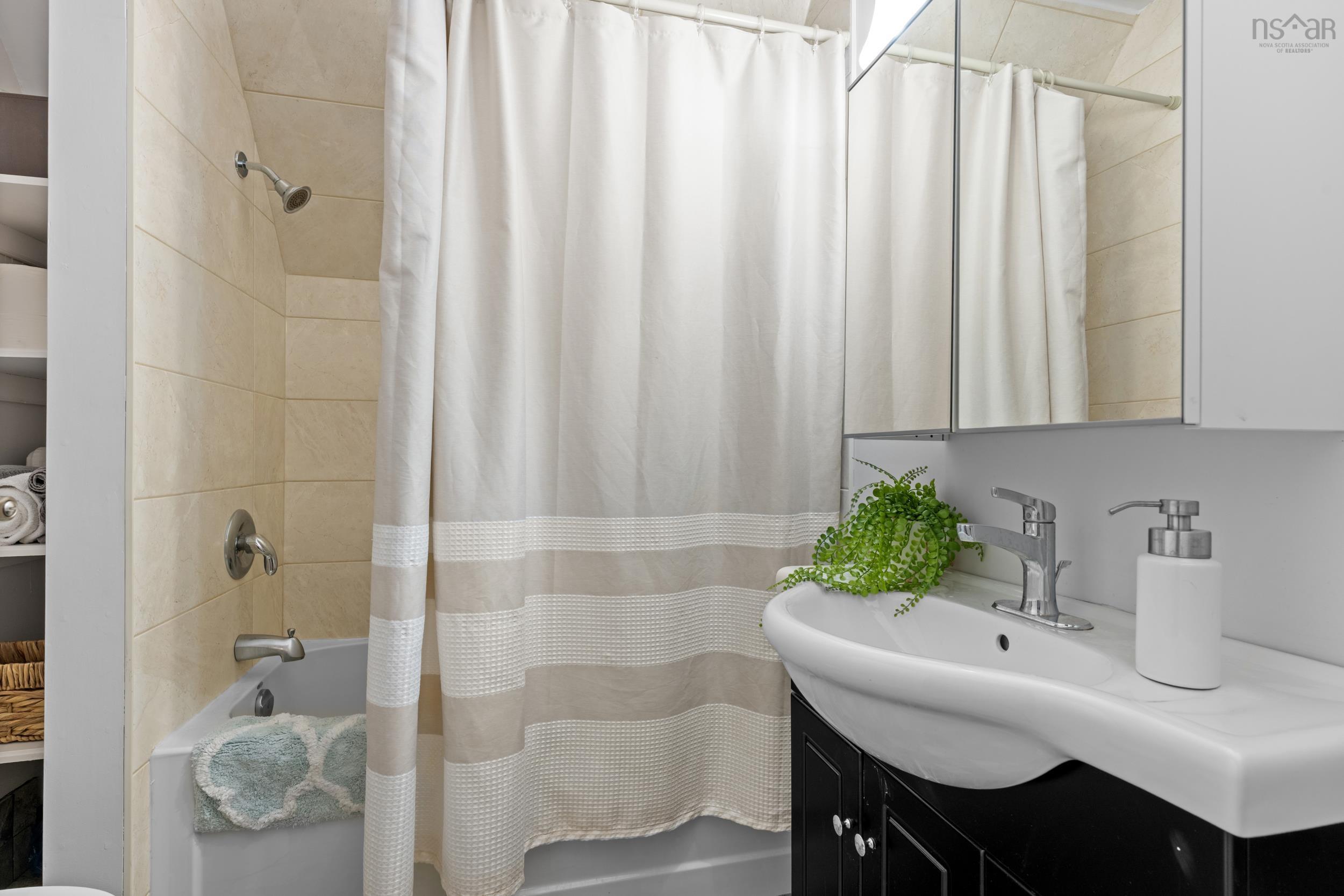 99 Ochterloney Street, Dartmouth, NS (MLS 202602695)