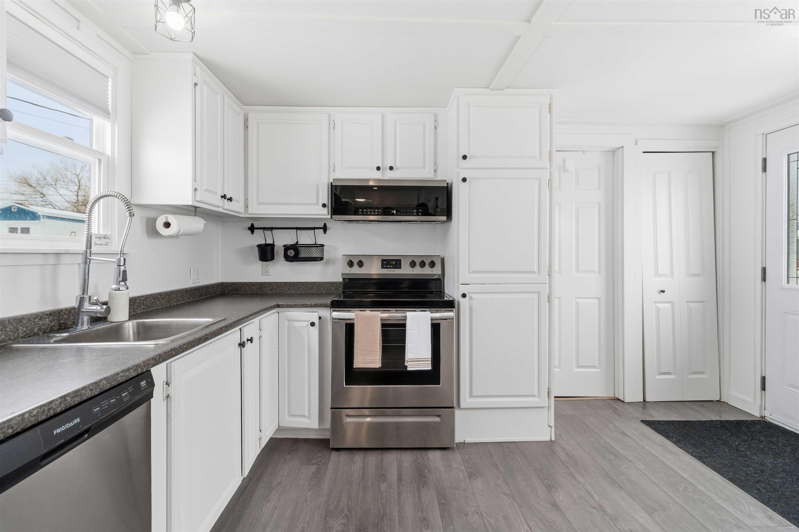 $189,900.00: 10 Michael Avenue, Mount Uniacke