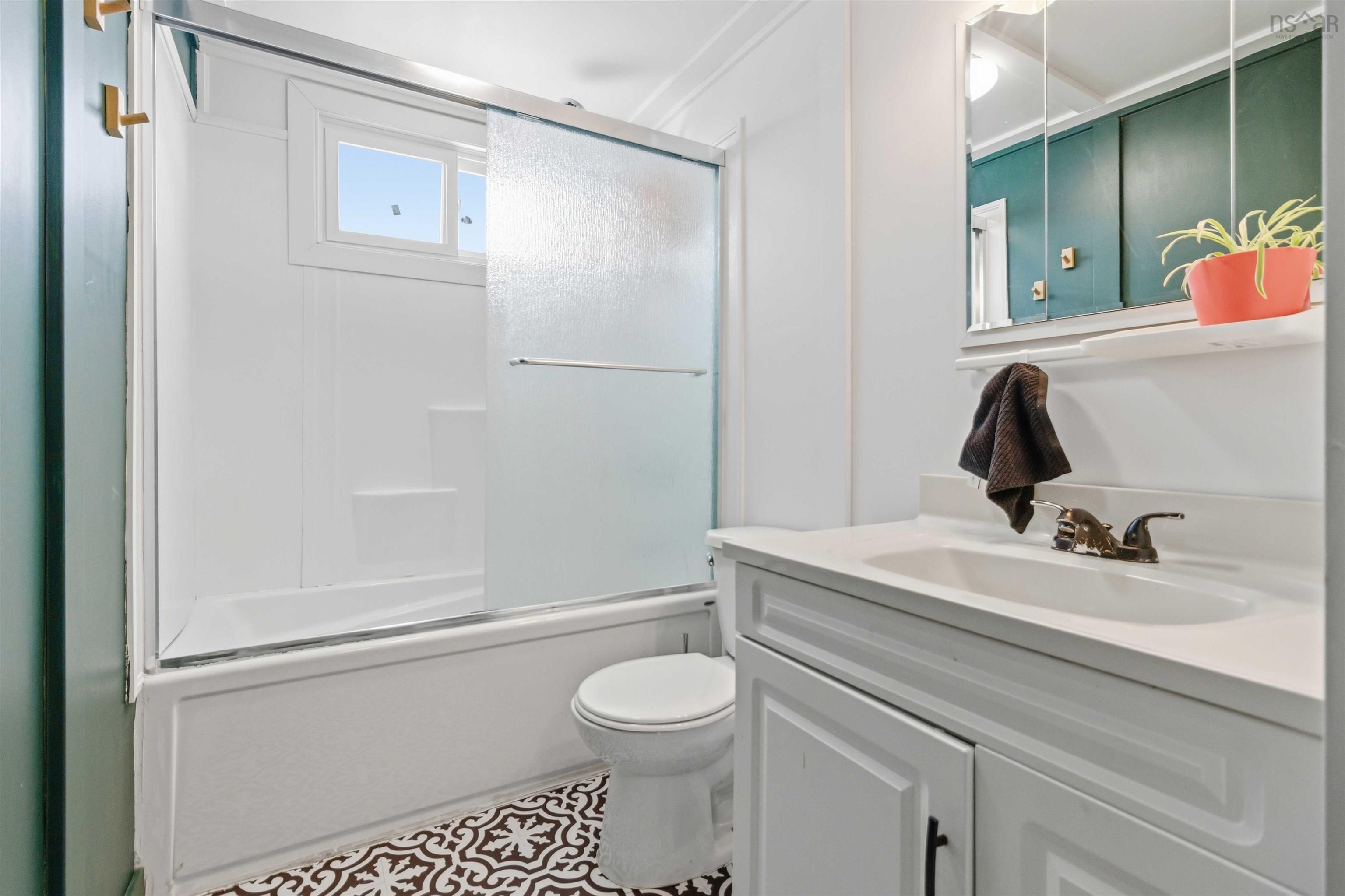 $189,900.00: 10 Michael Avenue, Mount Uniacke