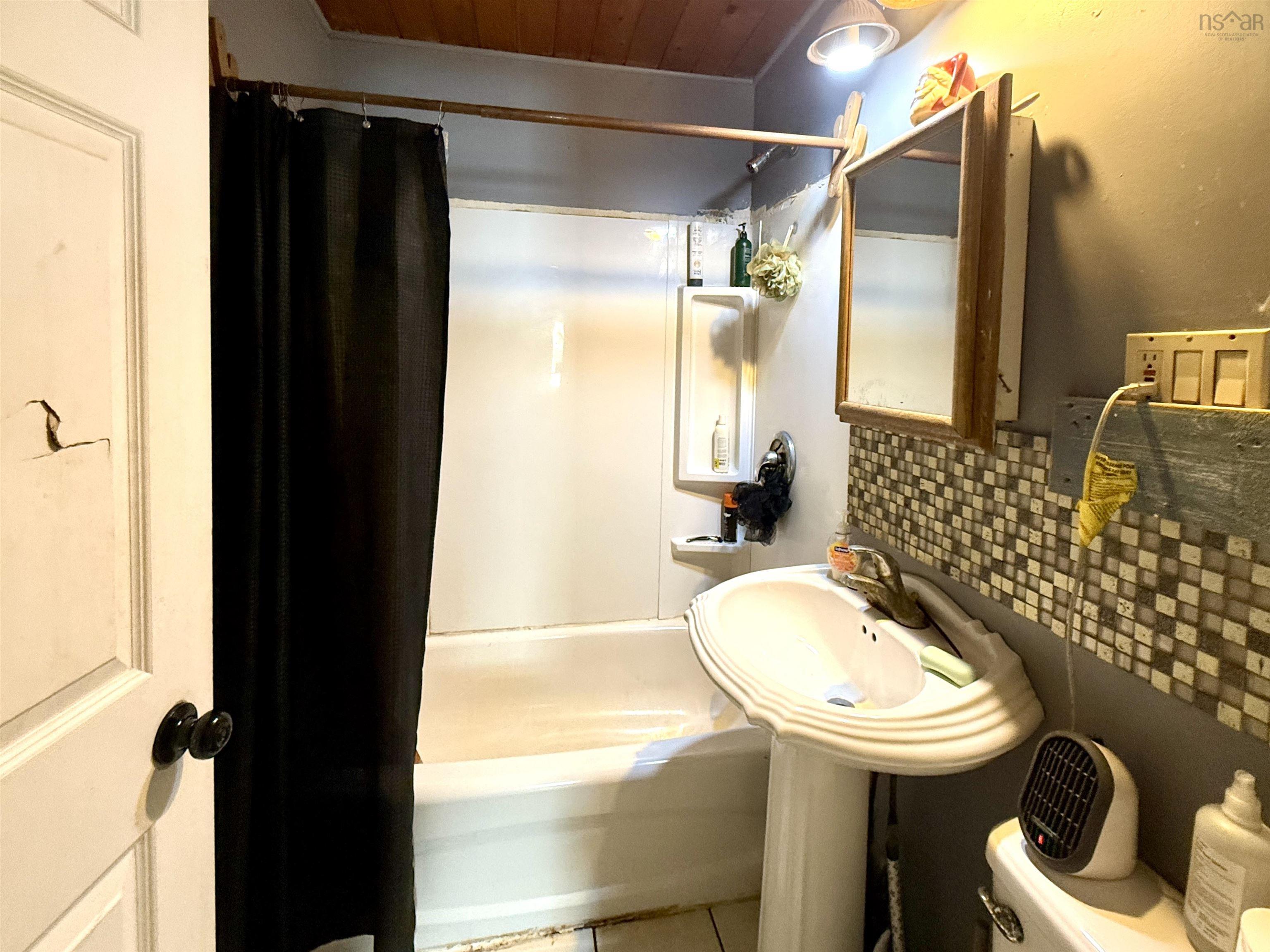 $174,900.00: 2624 Highway 1, Aylesford