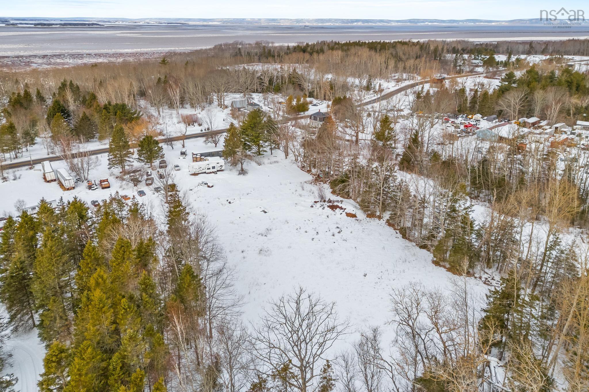 $99,999.00: 5460 HIGHWAY 215, Kempt Shore