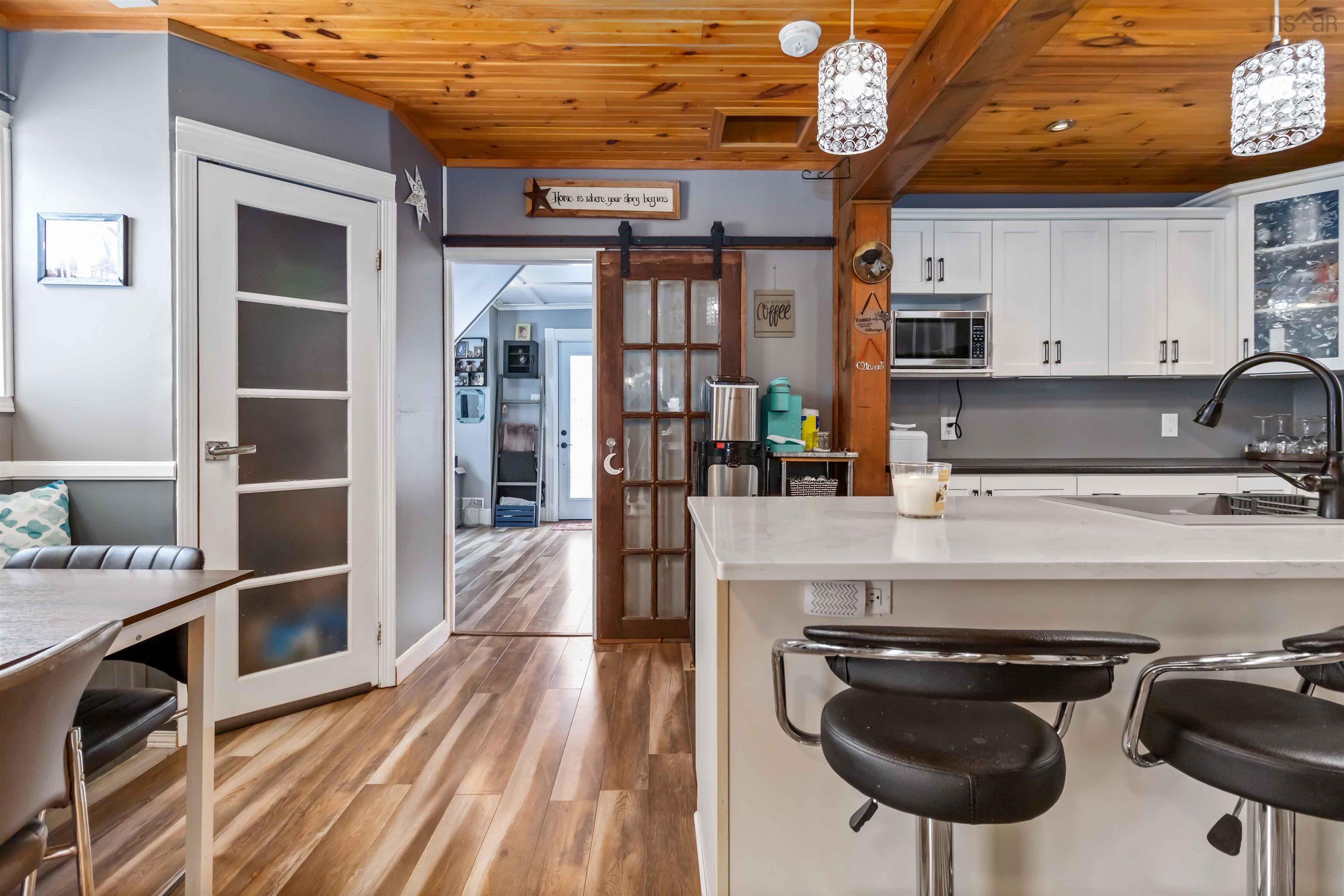 $379,900.00: 13862 Highway 3, Dayspring