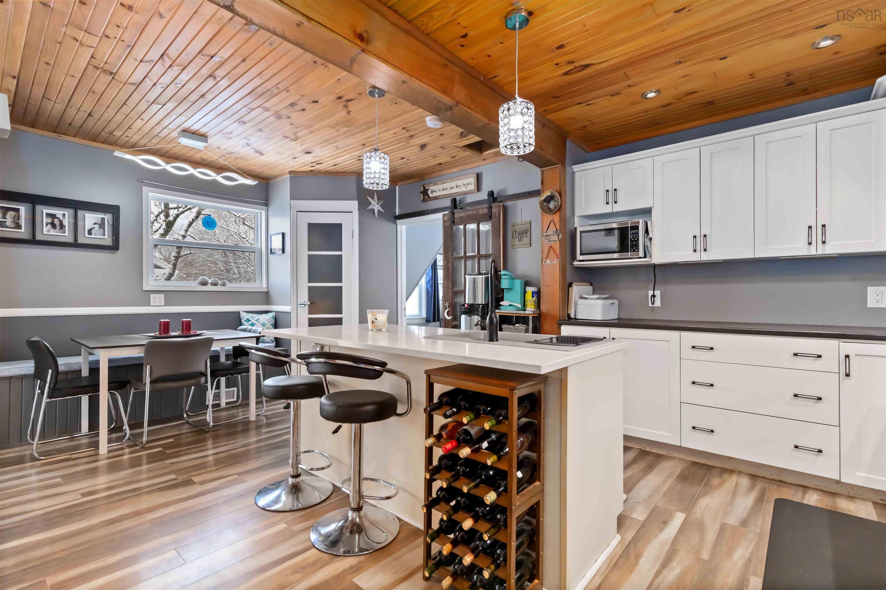 $379,900.00: 13862 Highway 3, Dayspring