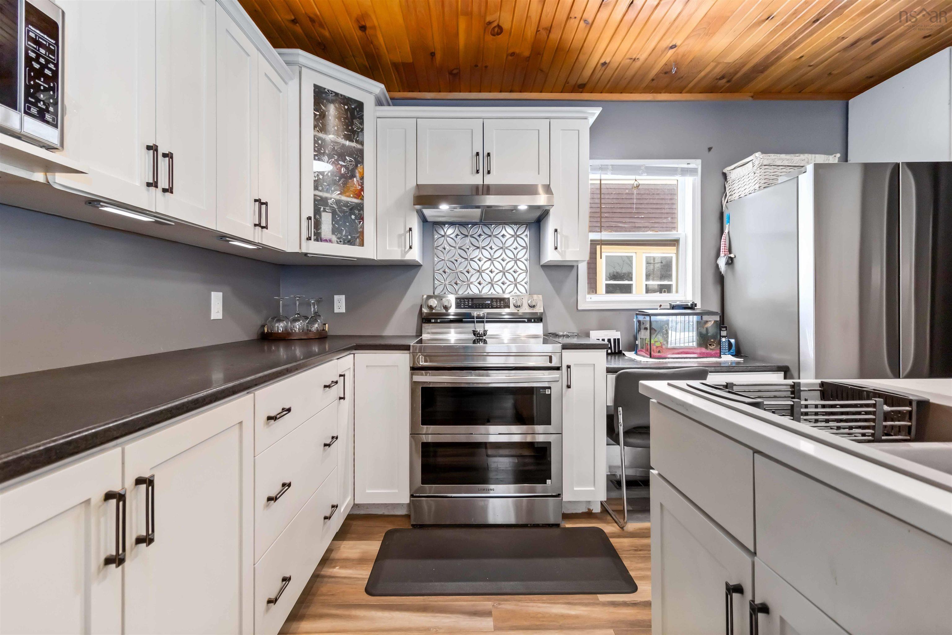 $379,900.00: 13862 Highway 3, Dayspring