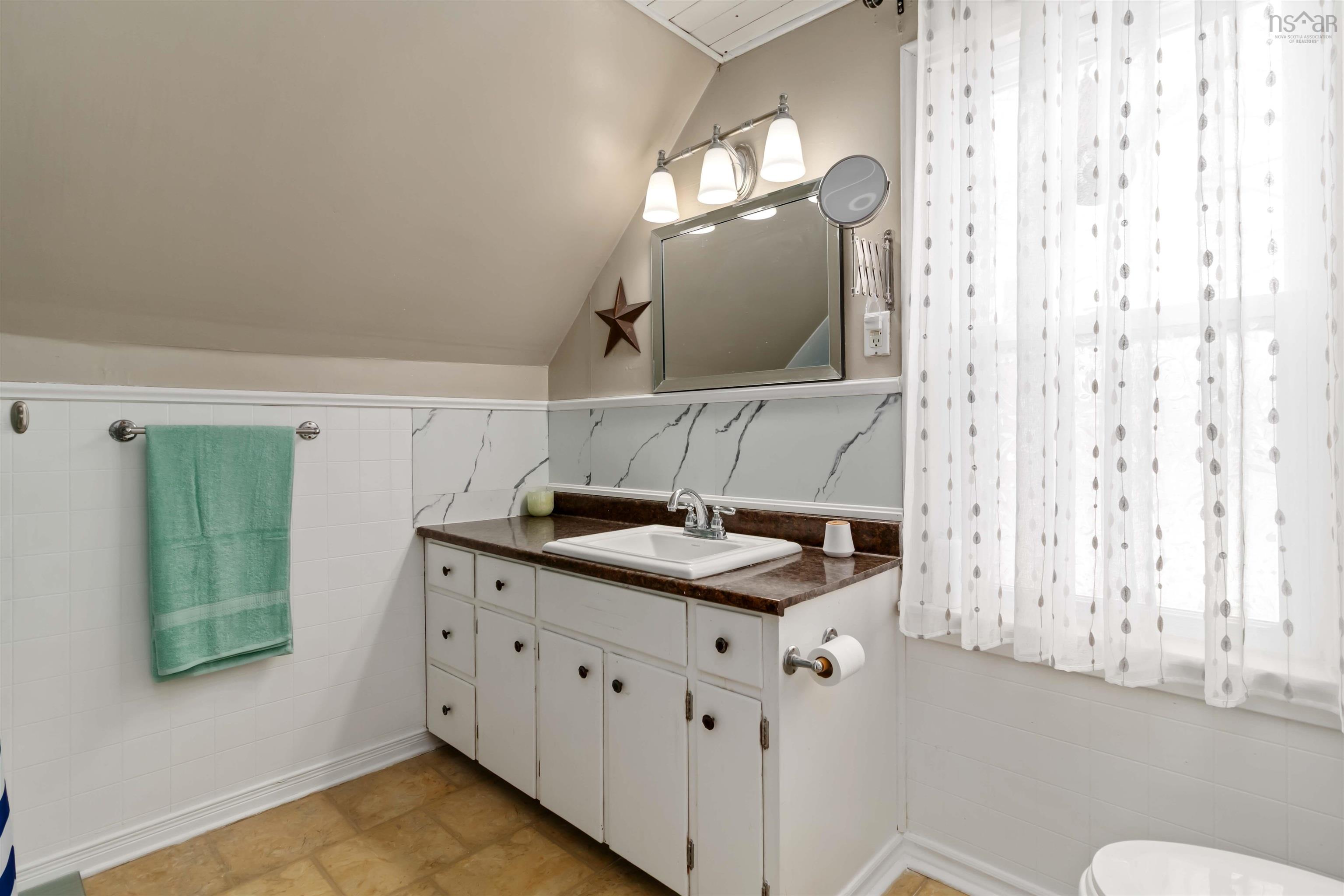 $379,900.00: 13862 Highway 3, Dayspring