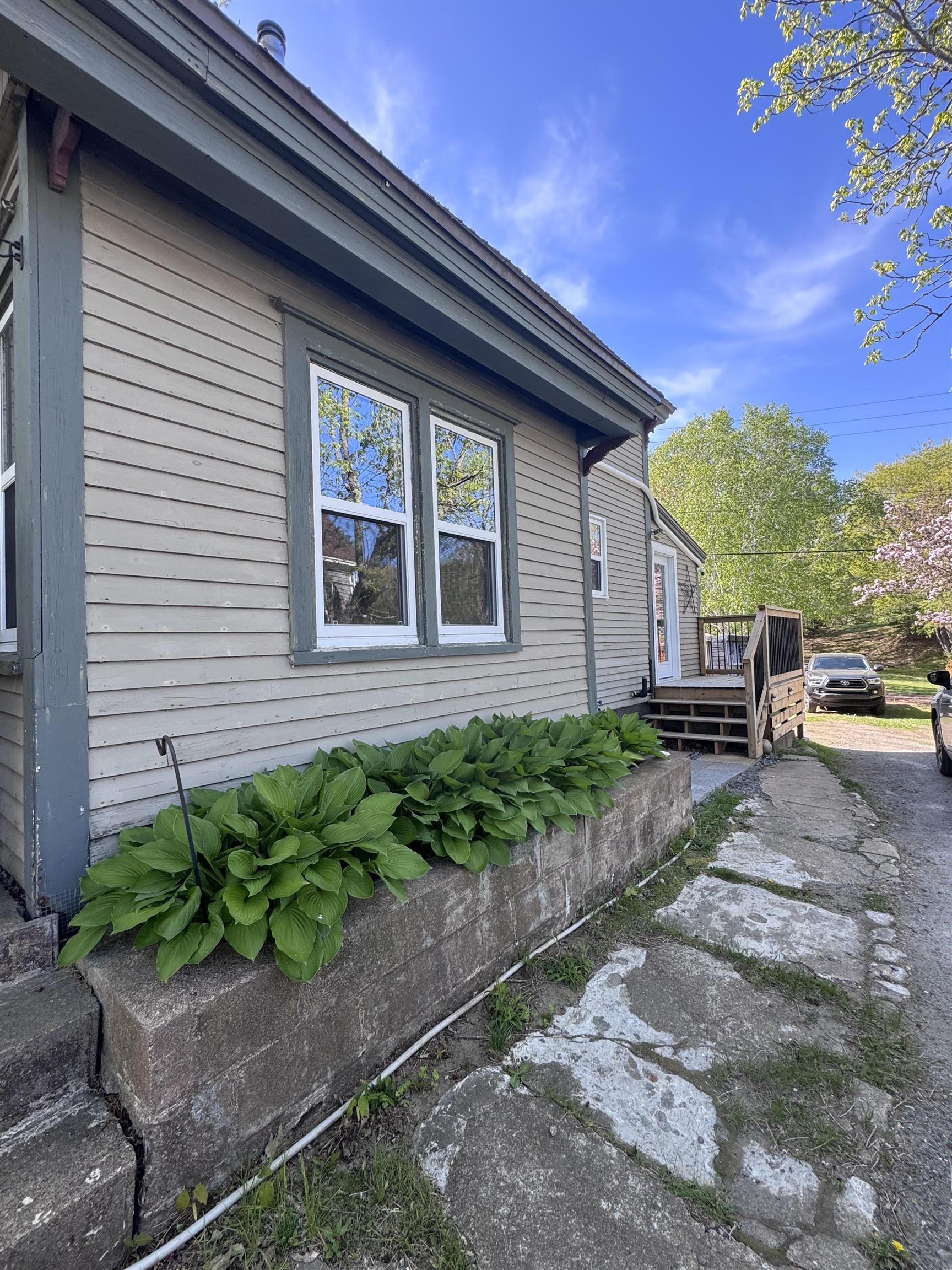 $329,700.00: 13862 Highway 3, Dayspring