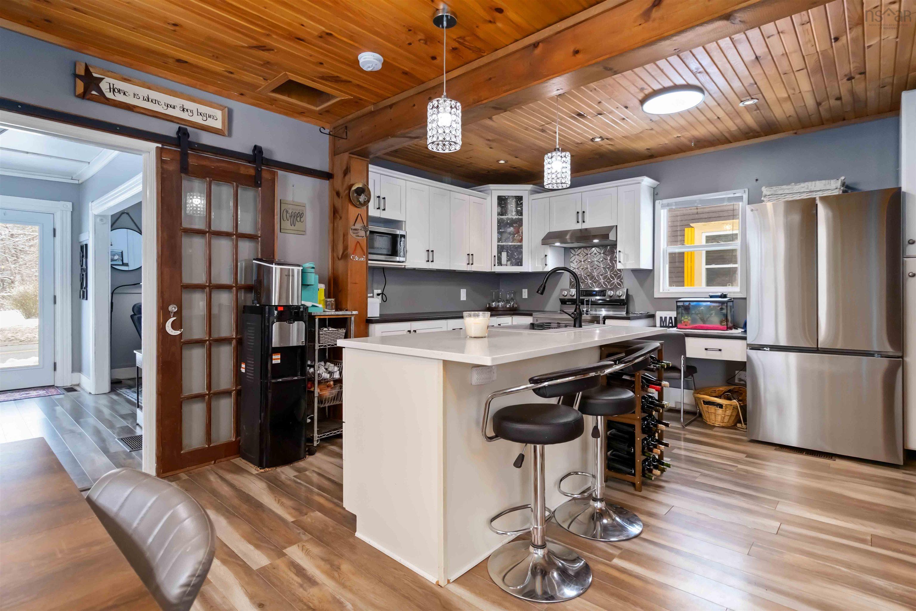 $379,900.00: 13862 Highway 3, Dayspring