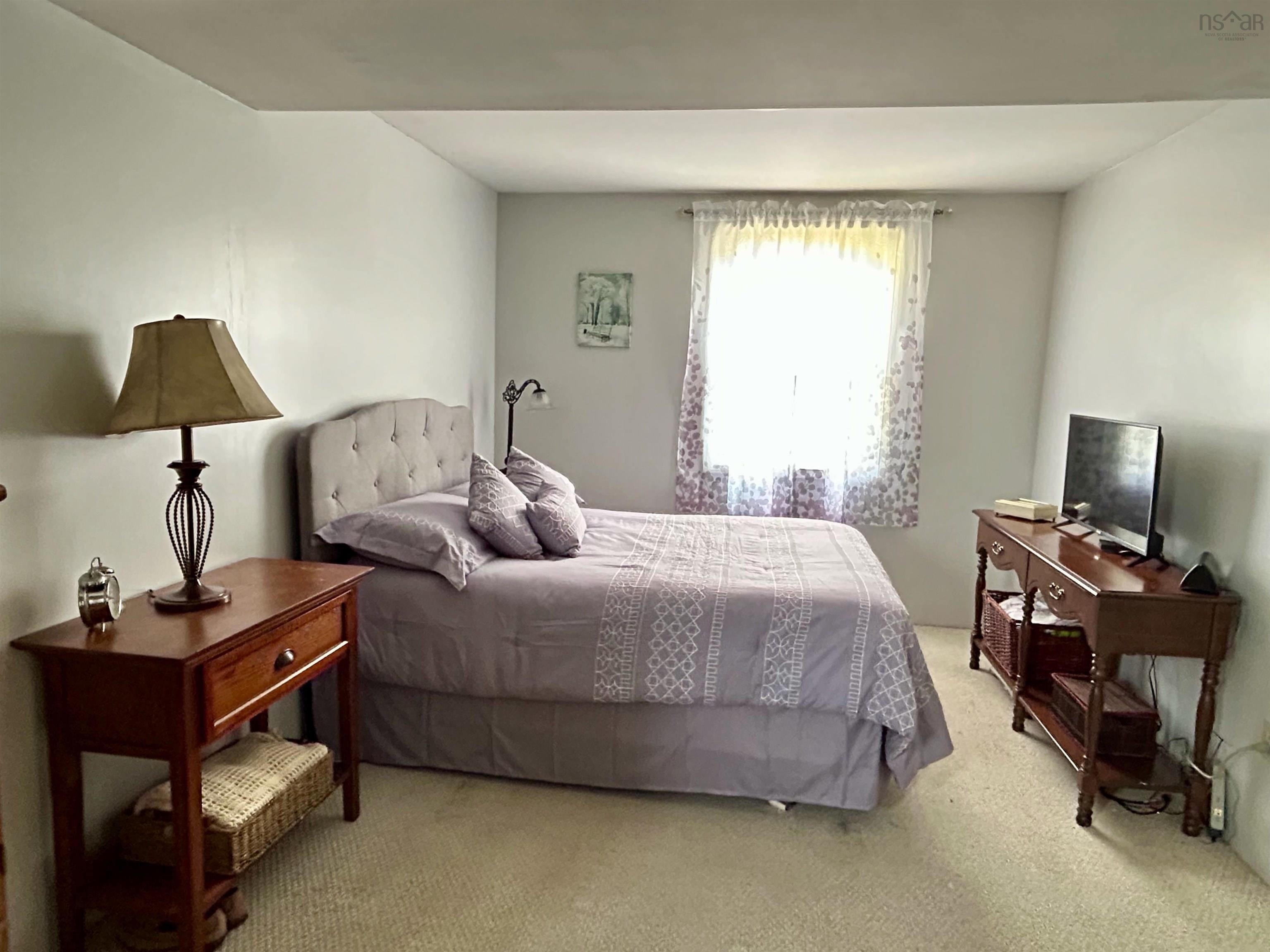 $260,000.00: 55 Newell Road, Plymouth