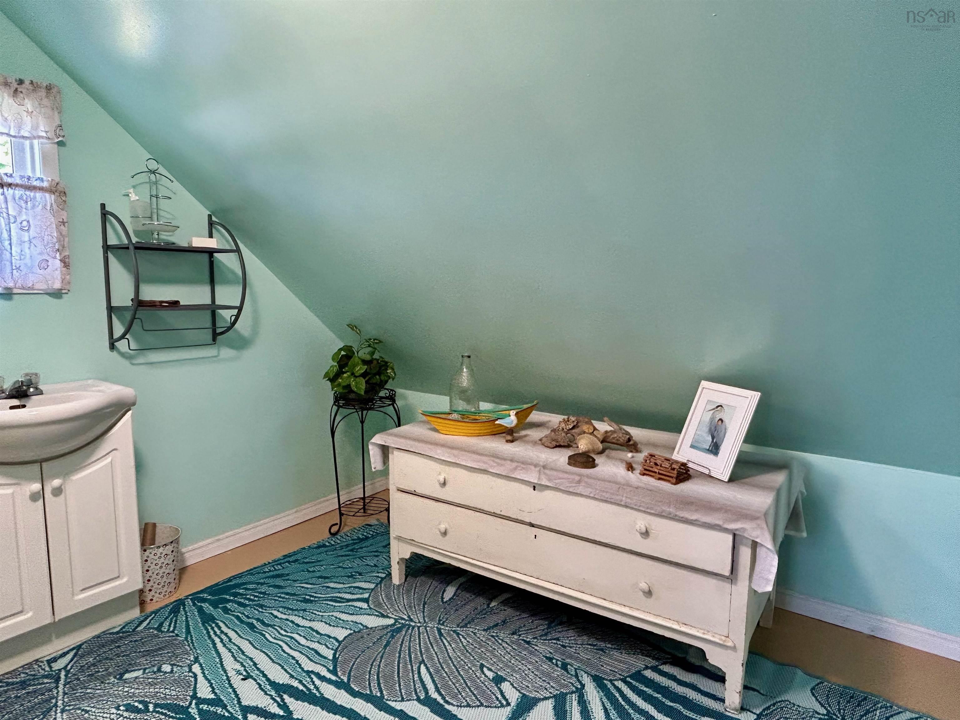 $260,000.00: 55 Newell Road, Plymouth