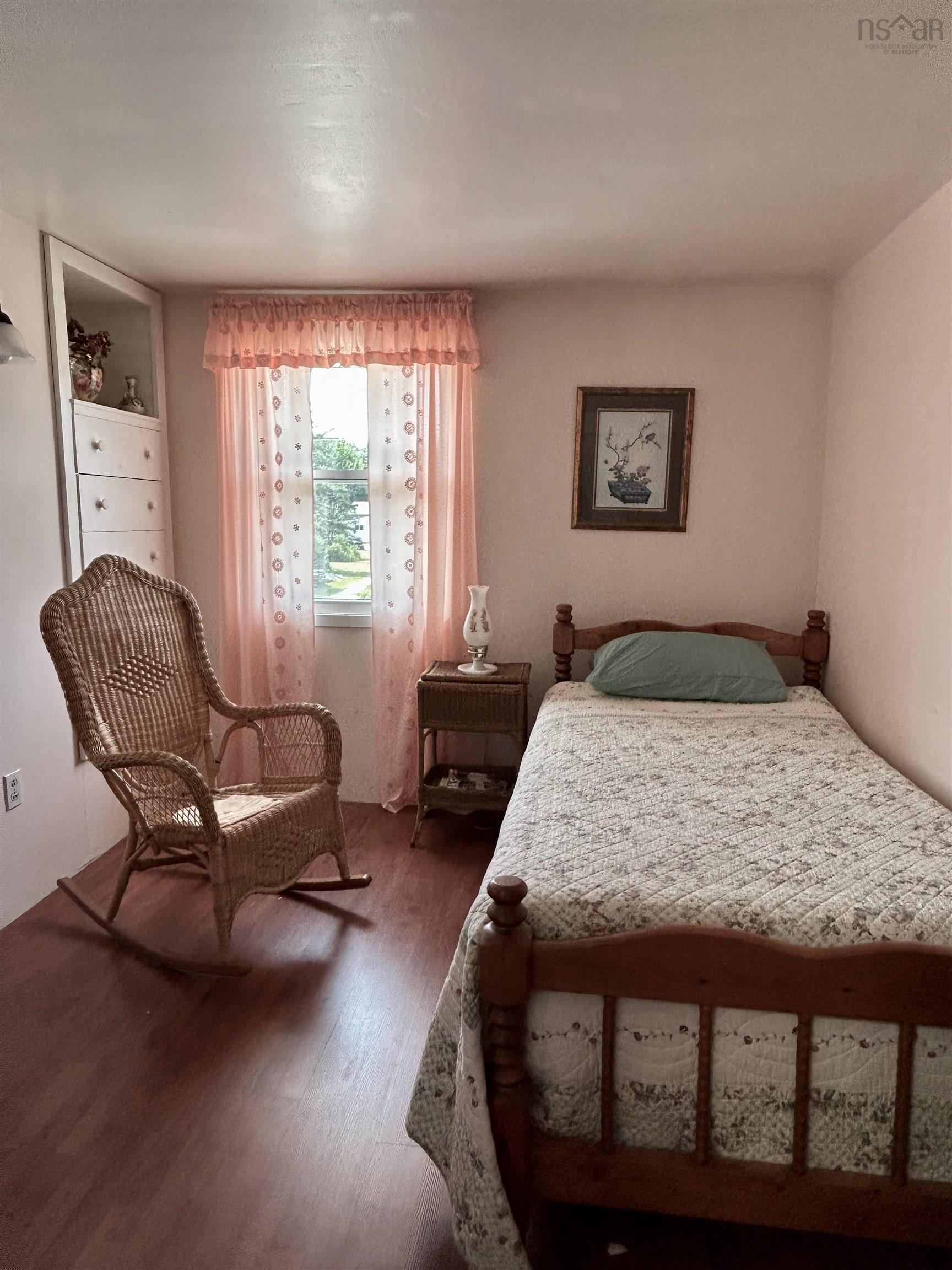 $260,000.00: 55 Newell Road, Plymouth