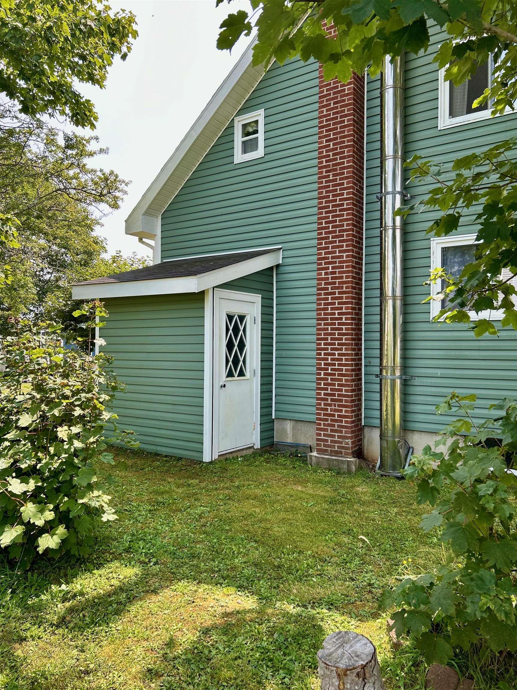 $260,000.00: 55 Newell Road, Plymouth