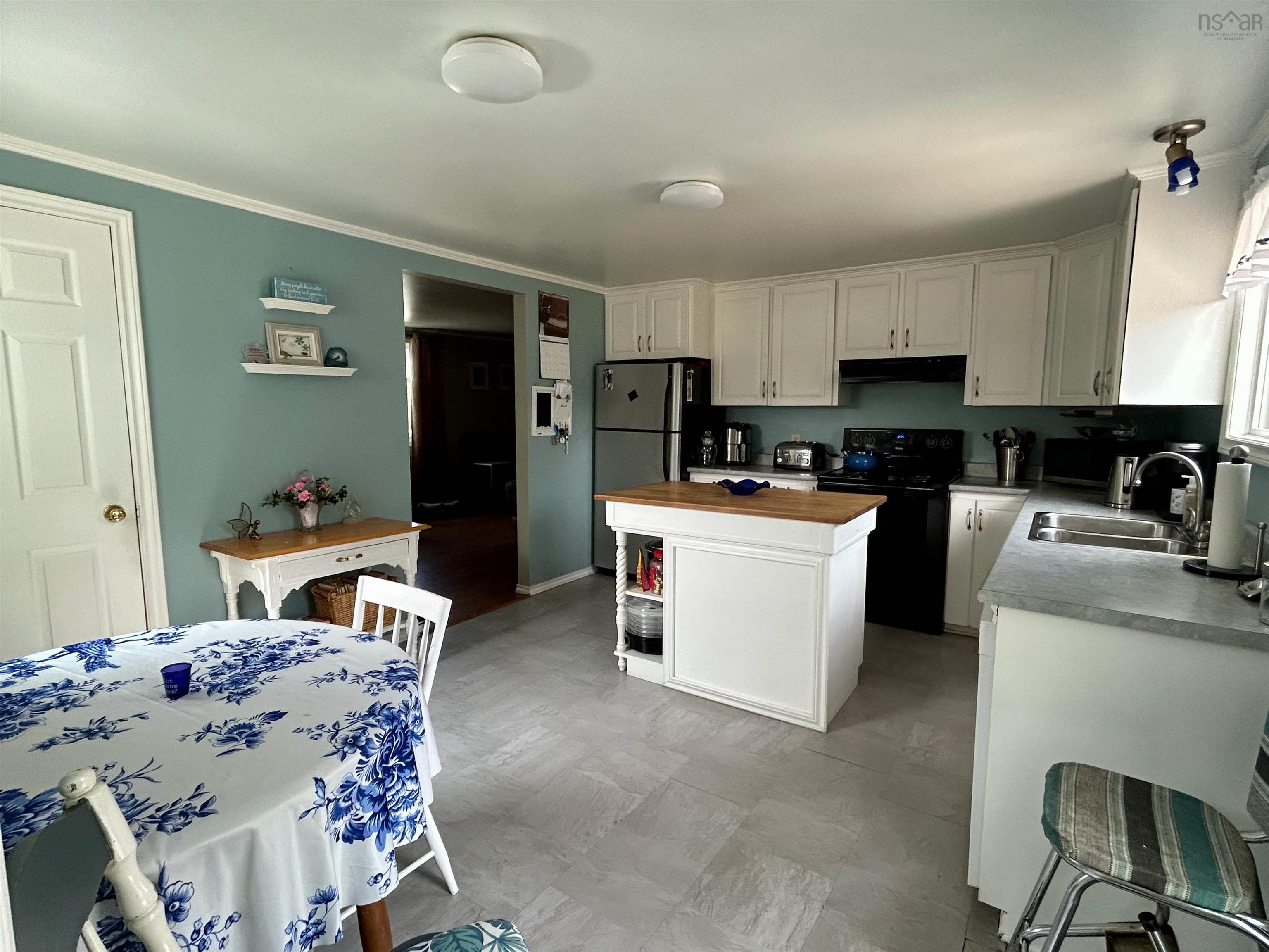 $260,000.00: 55 Newell Road, Plymouth